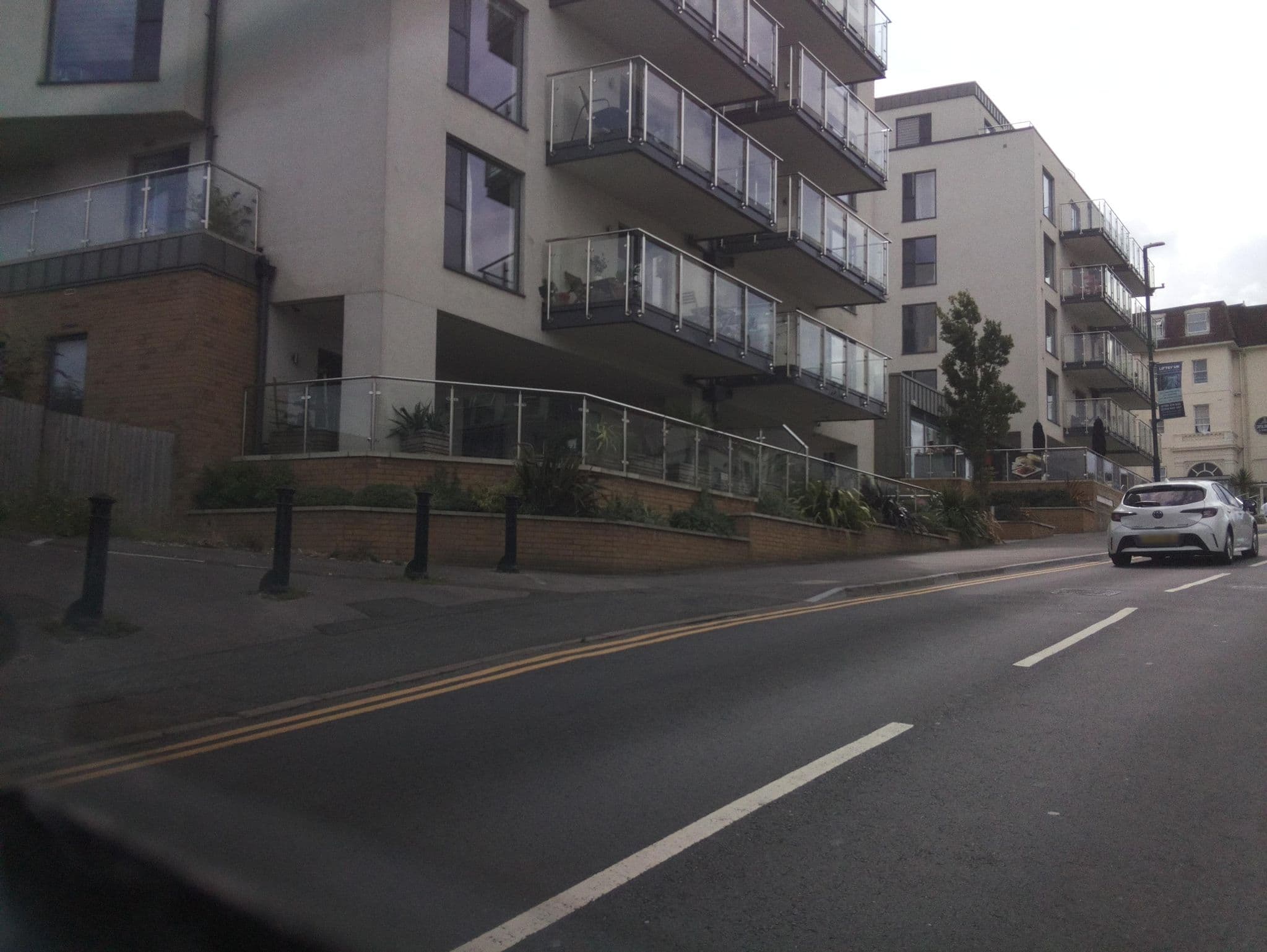 Street view near Abbey Mount Hotel, Bournemouth — © southglos (CC BY-SA · Mapillary)