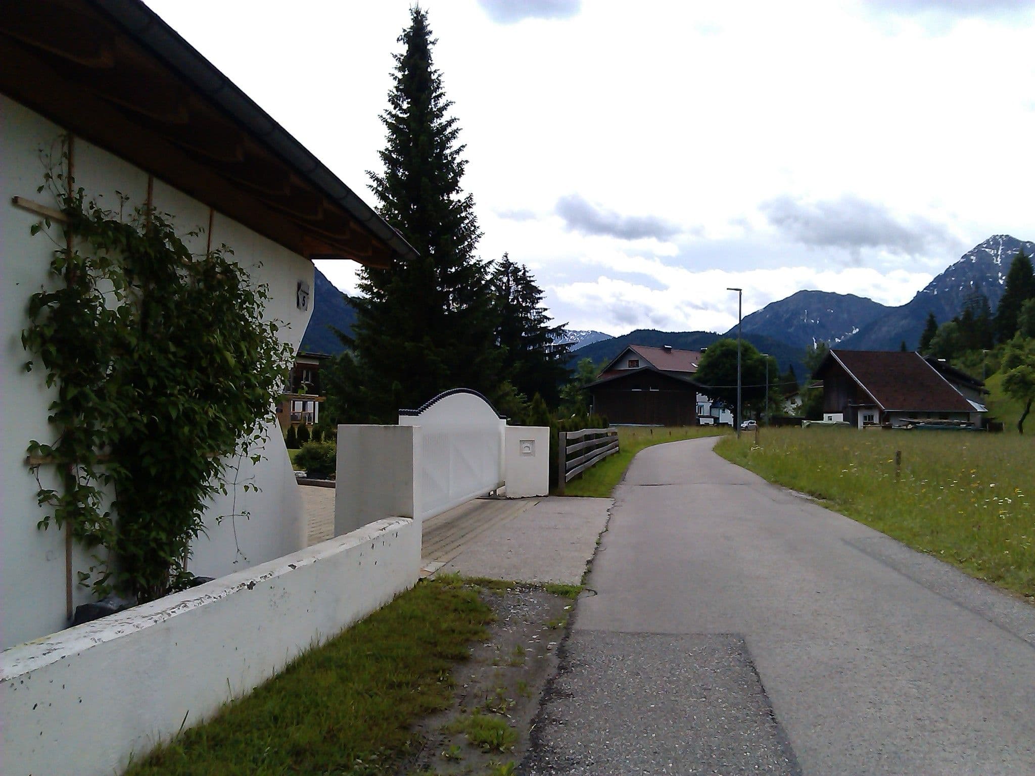 Street view near Haus Schweiger, Lechaschau — © changchun1 (CC BY-SA · Mapillary)