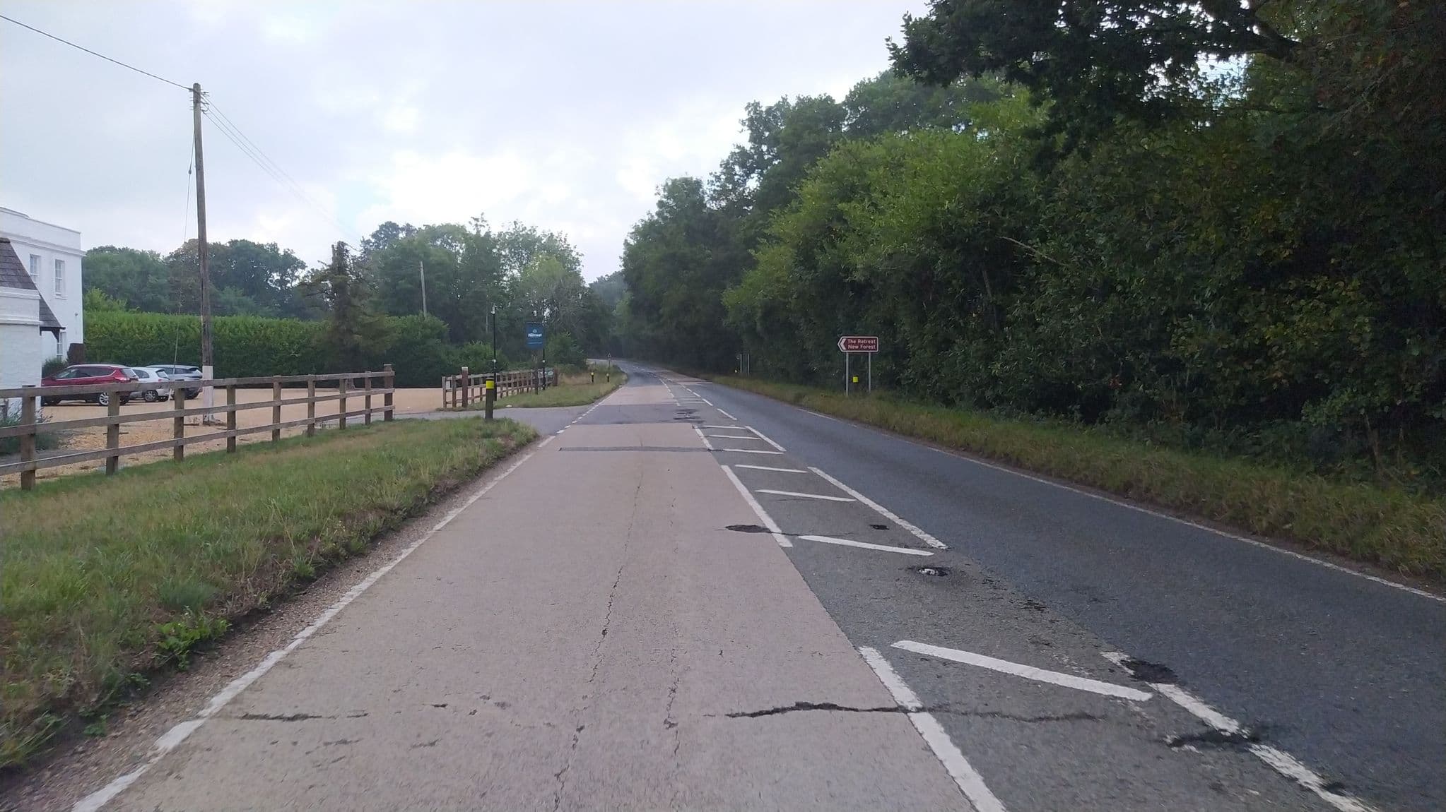 Street view near Eastclose Hotel, New Milton — © noid (CC BY-SA · Mapillary)