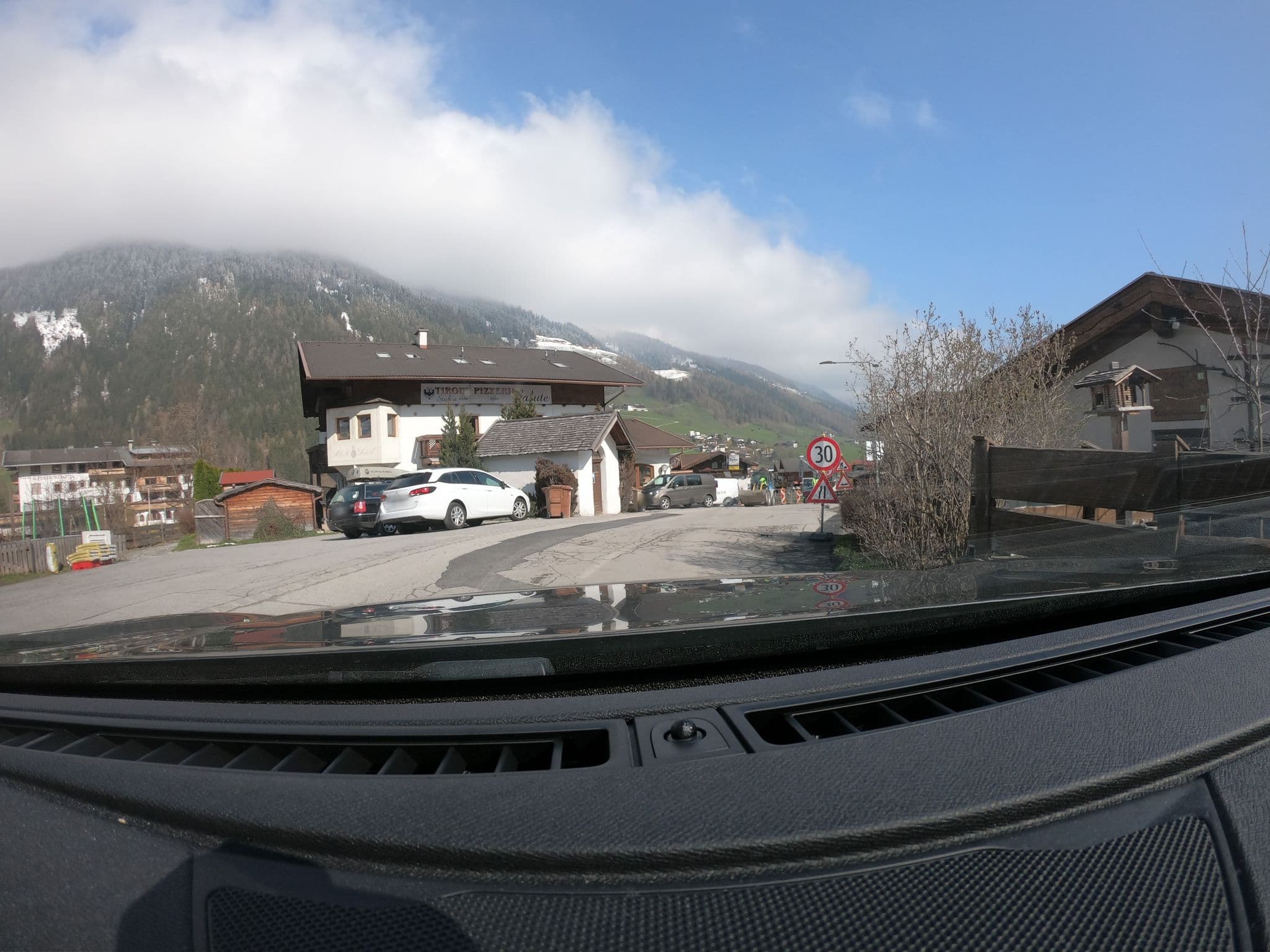 Street view near Ferienwohnung Kindl, Neustift im Stubaital — © natebus (CC BY-SA · Mapillary)