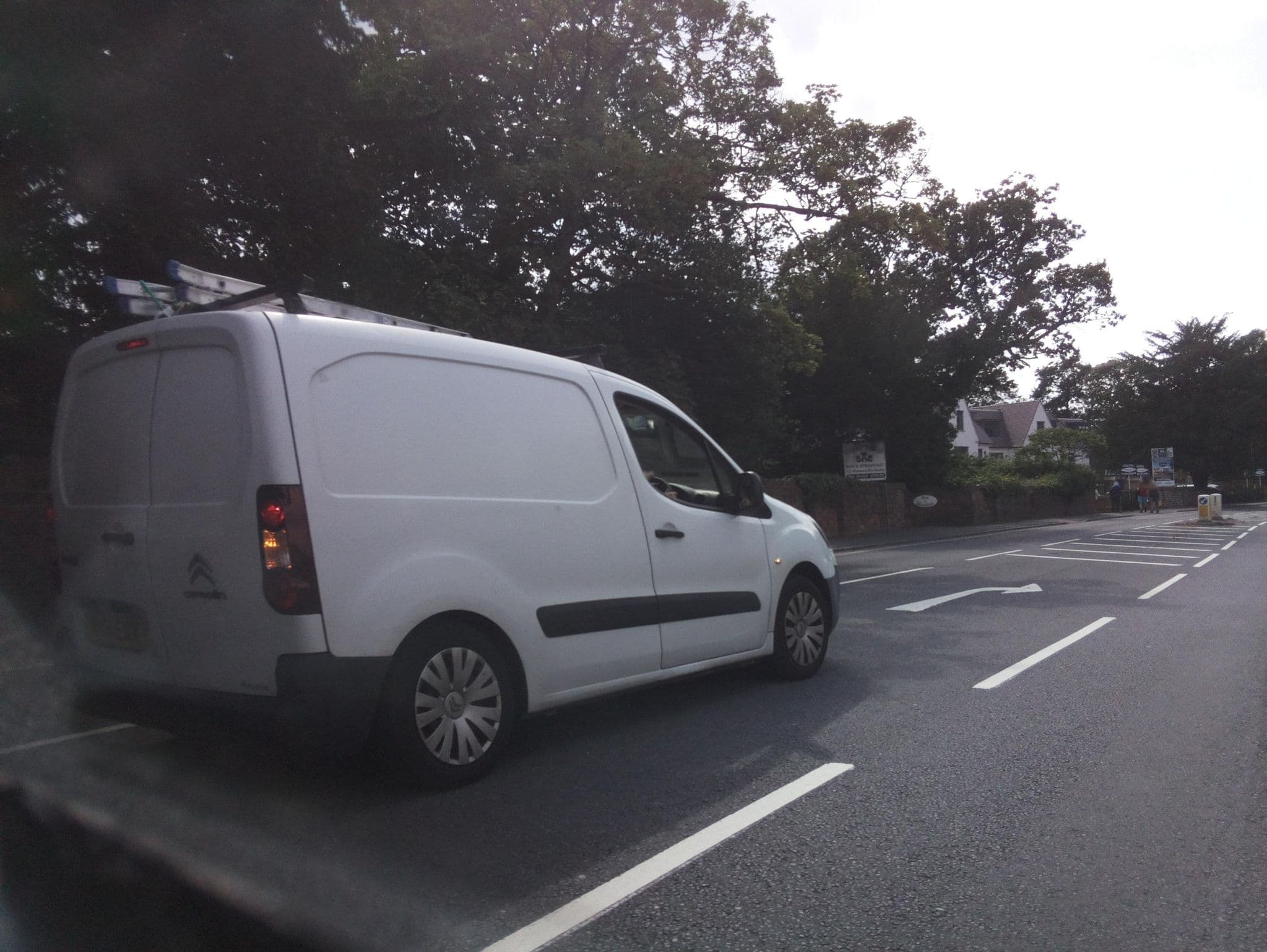 Street view near The Rothesay, Barton on Sea — © southglos (CC BY-SA · Mapillary)
