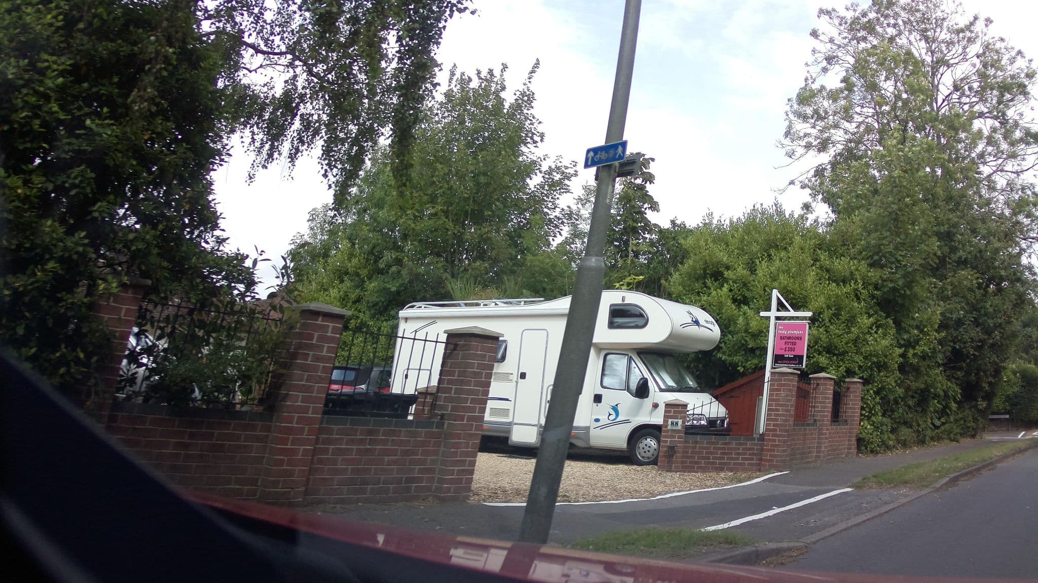 Street view near Golfers Reach Bed & Breakfast Christchurch (England), Barton on Sea — © southglos (CC BY-SA · Mapillary)