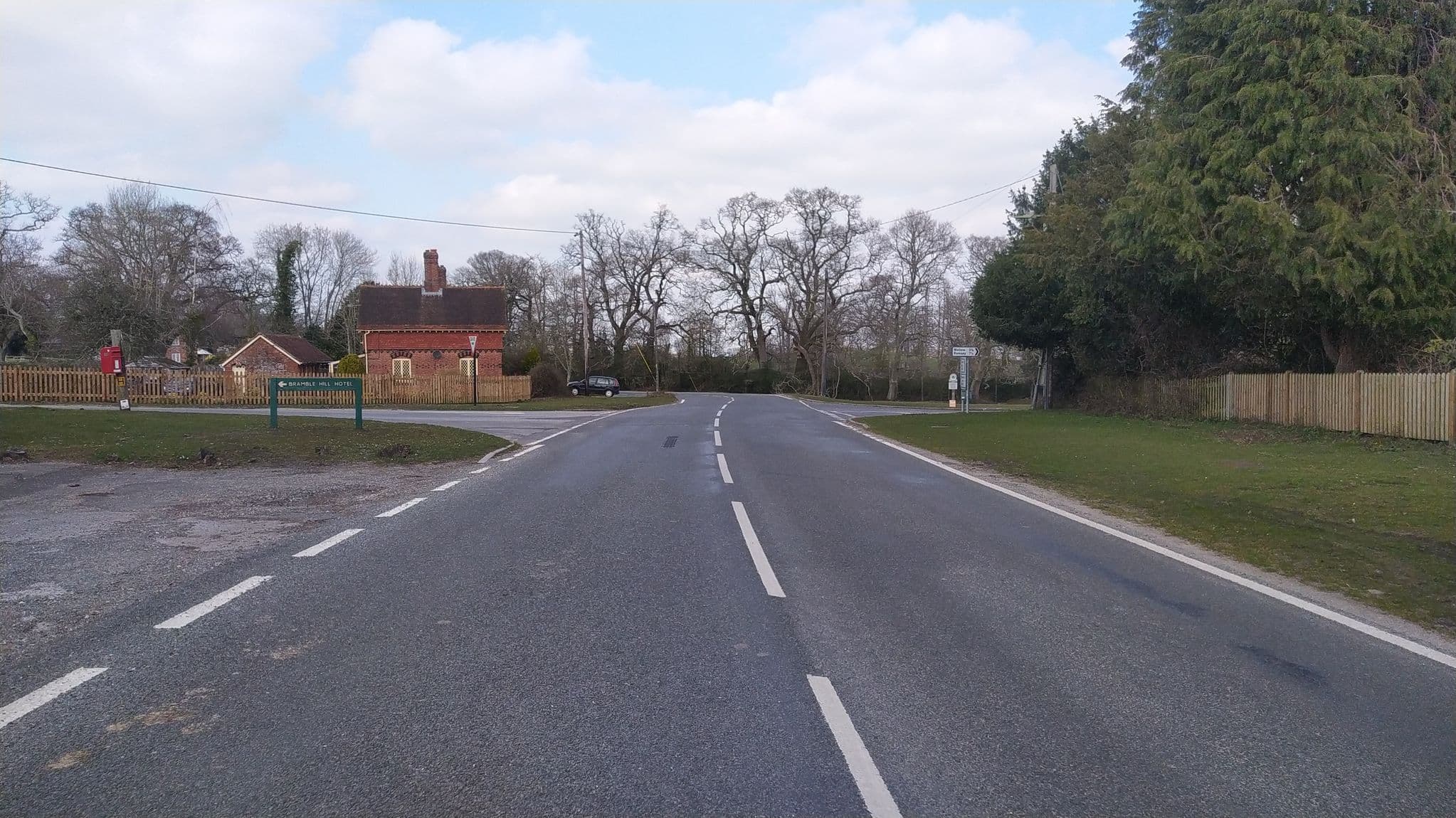 Street view near Bramshaw Forge, Cadnam — © noid (CC BY-SA · Mapillary)