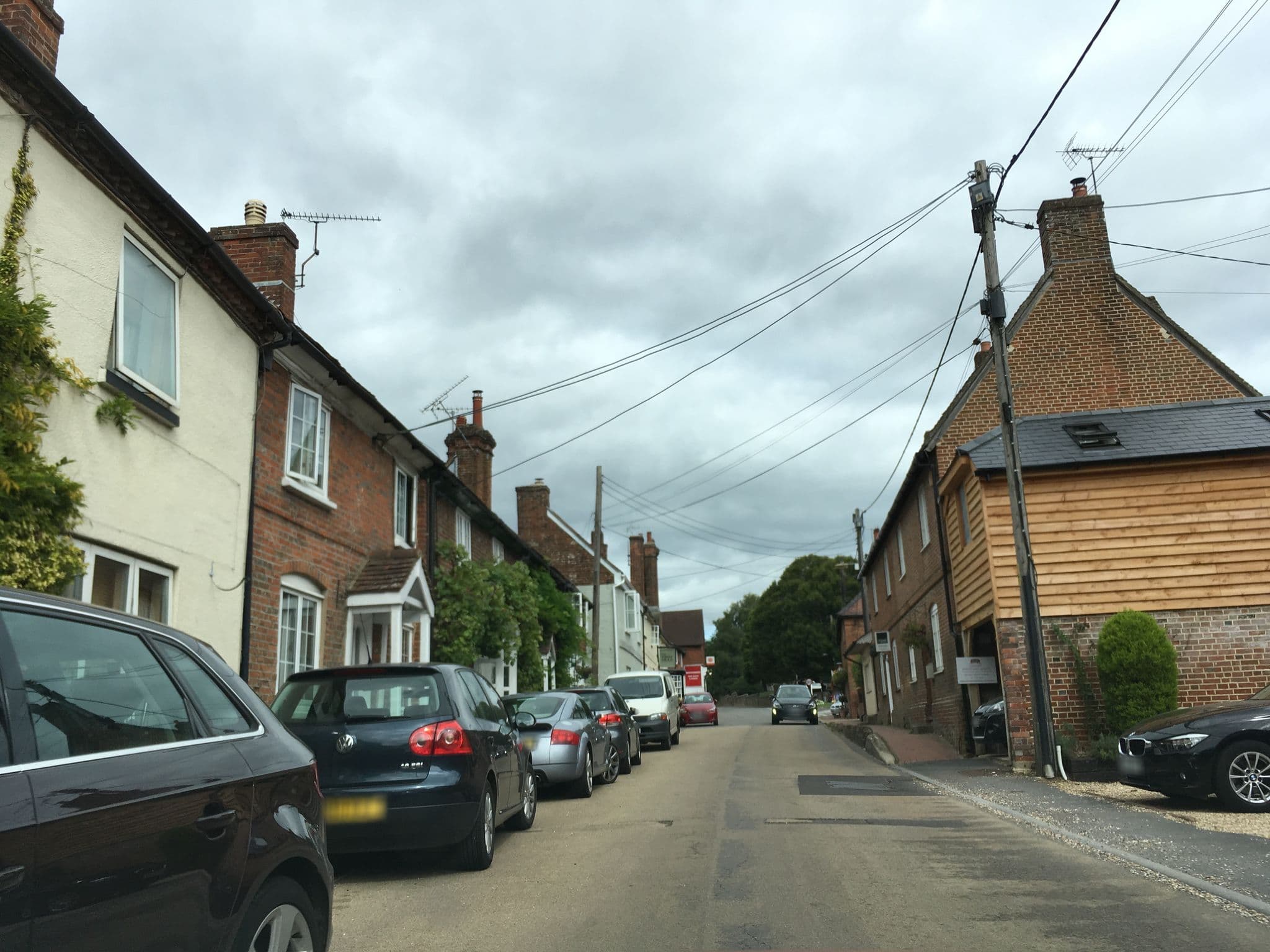 Street view near The Fountain Inn, Whiteparish — © southglos (CC BY-SA · Mapillary)