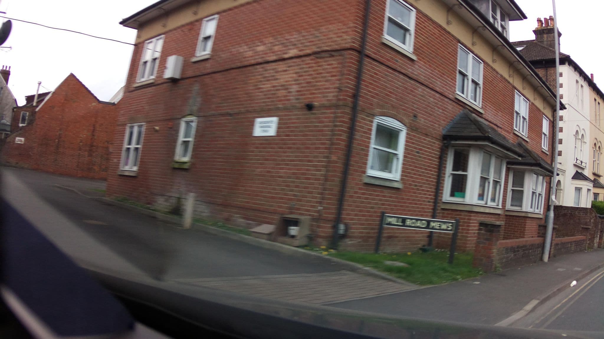 Street view near Clovelly Hotel, Salisbury — © southglos (CC BY-SA · Mapillary)