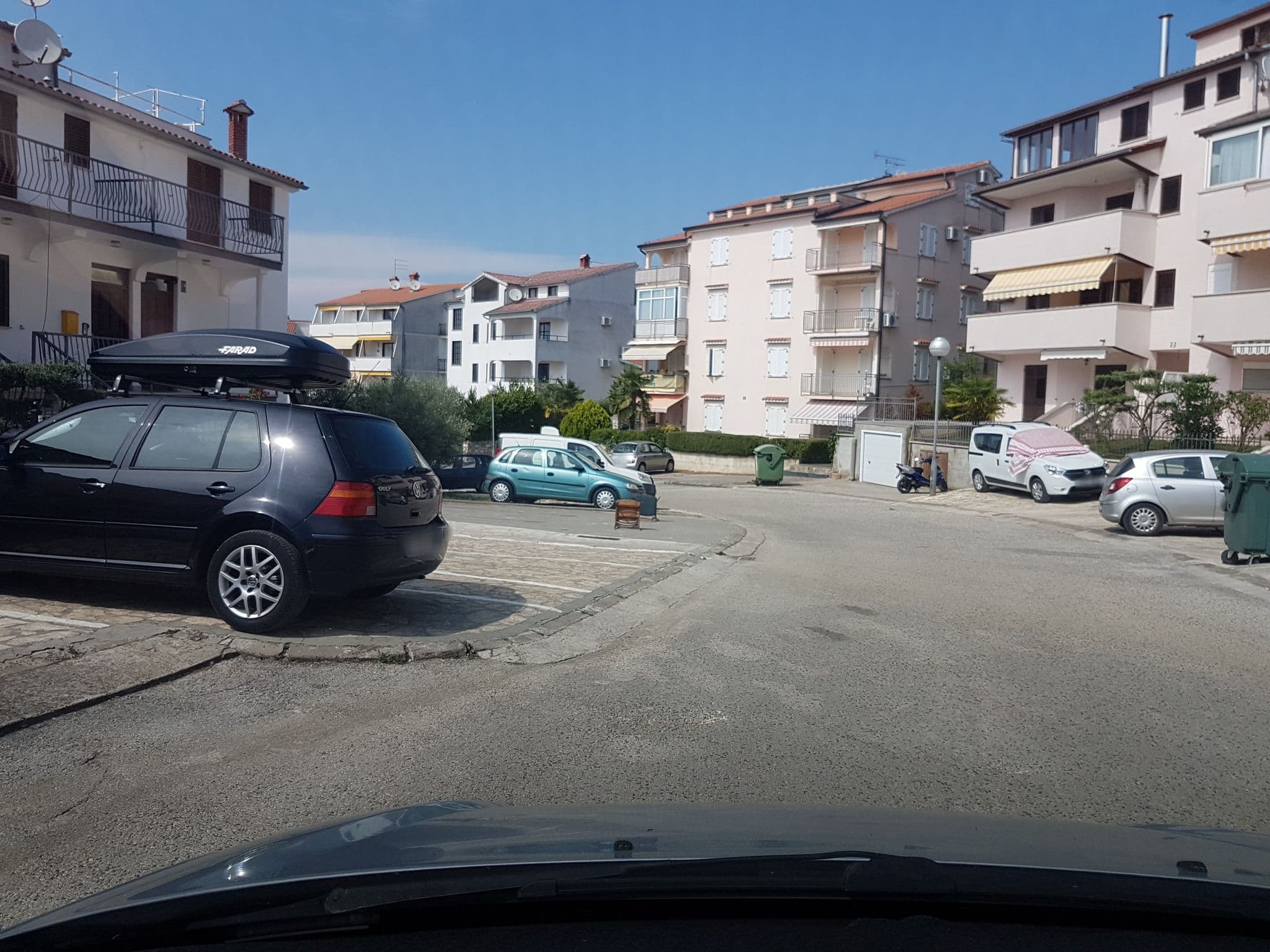 Street view near Apartments Jurić, Vrsar — © damjang (CC BY-SA · Mapillary)