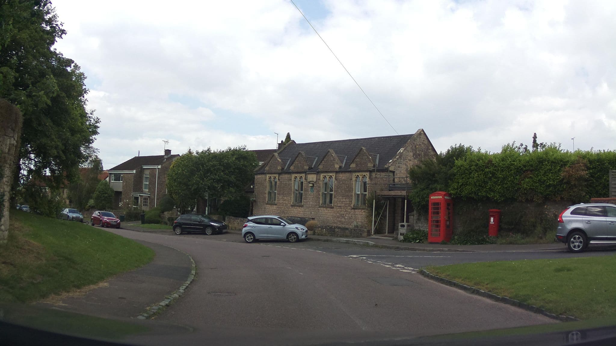 Street view near The Old Bowl Inn, Almondsbury — © southglos (CC BY-SA · Mapillary)