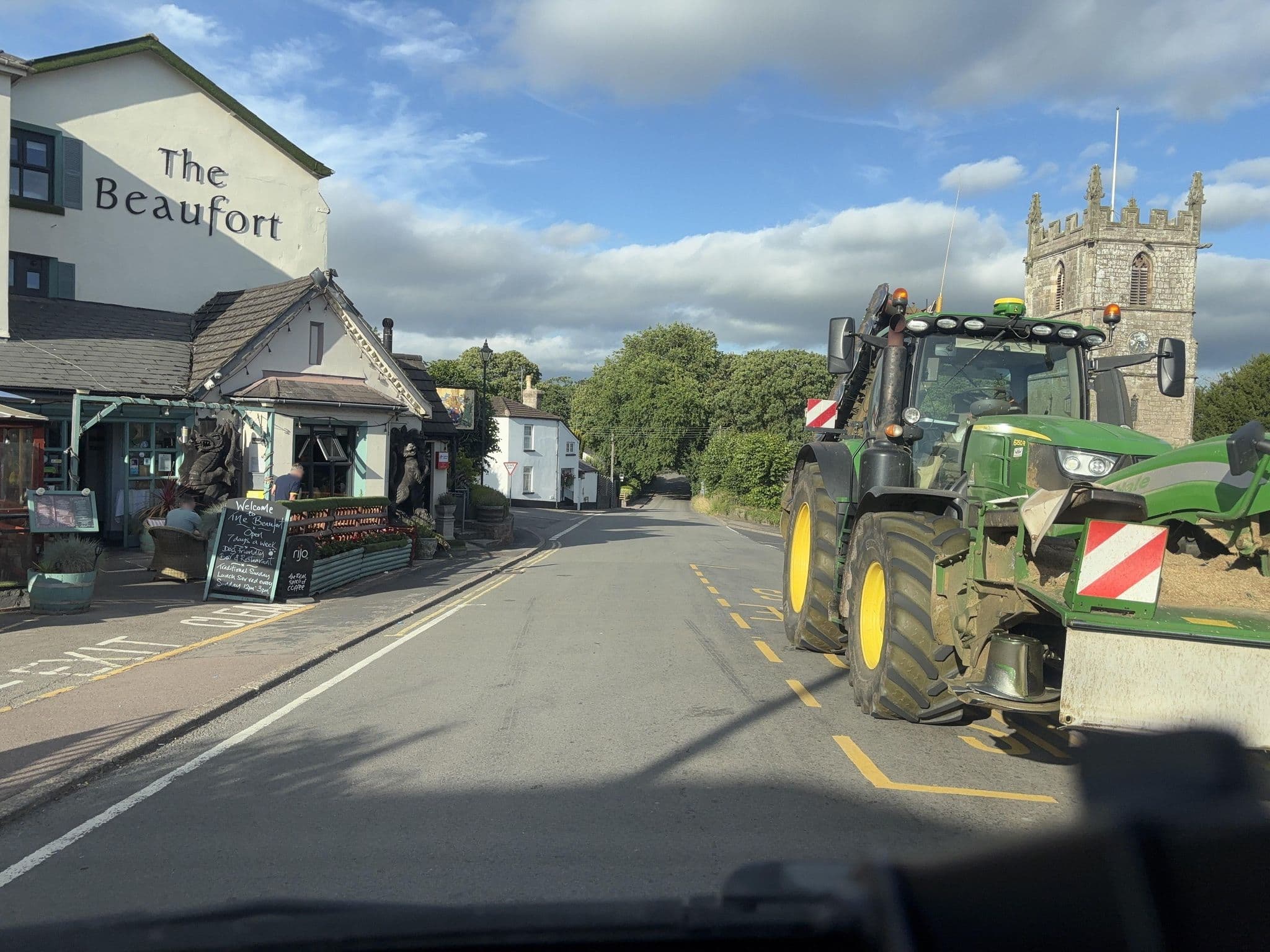 Street view near Beaufort Arms, Raglan — © swinetown (CC BY-SA · Mapillary)