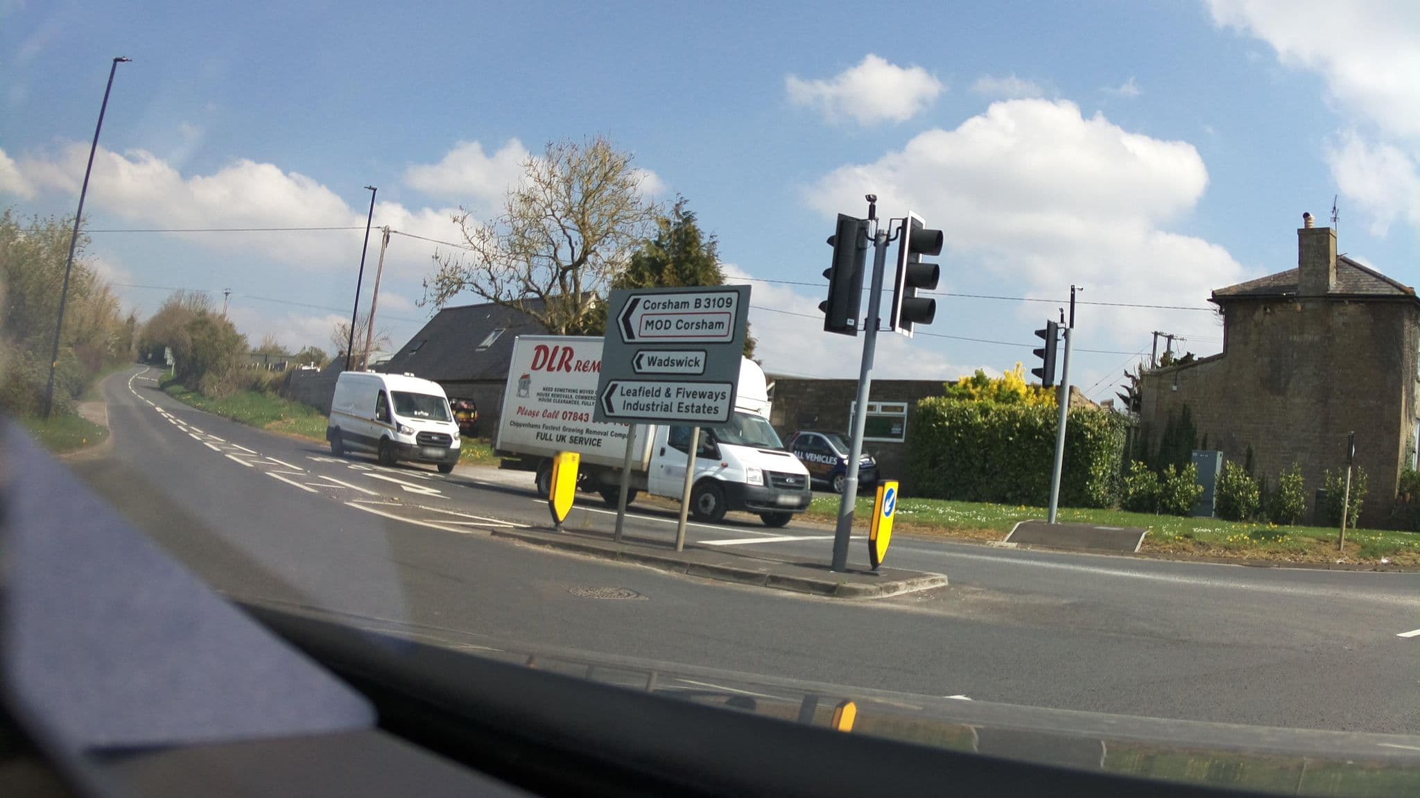 Street view near Crossroads Farm - Queen Anne's Stable, Neston — © southglos (CC BY-SA · Mapillary)