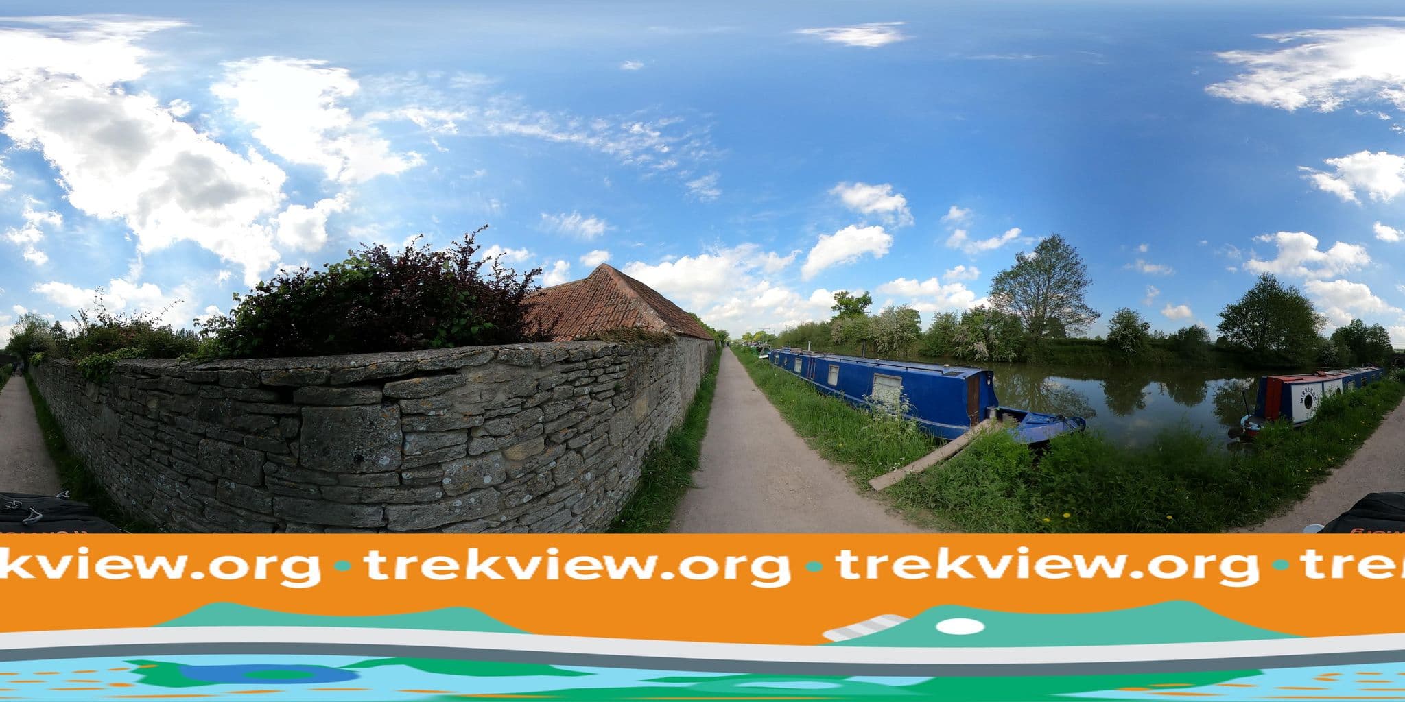 Street view near Canal Barn Holiday Cottages, Rowde — © trekviewed (CC BY-SA · Mapillary)