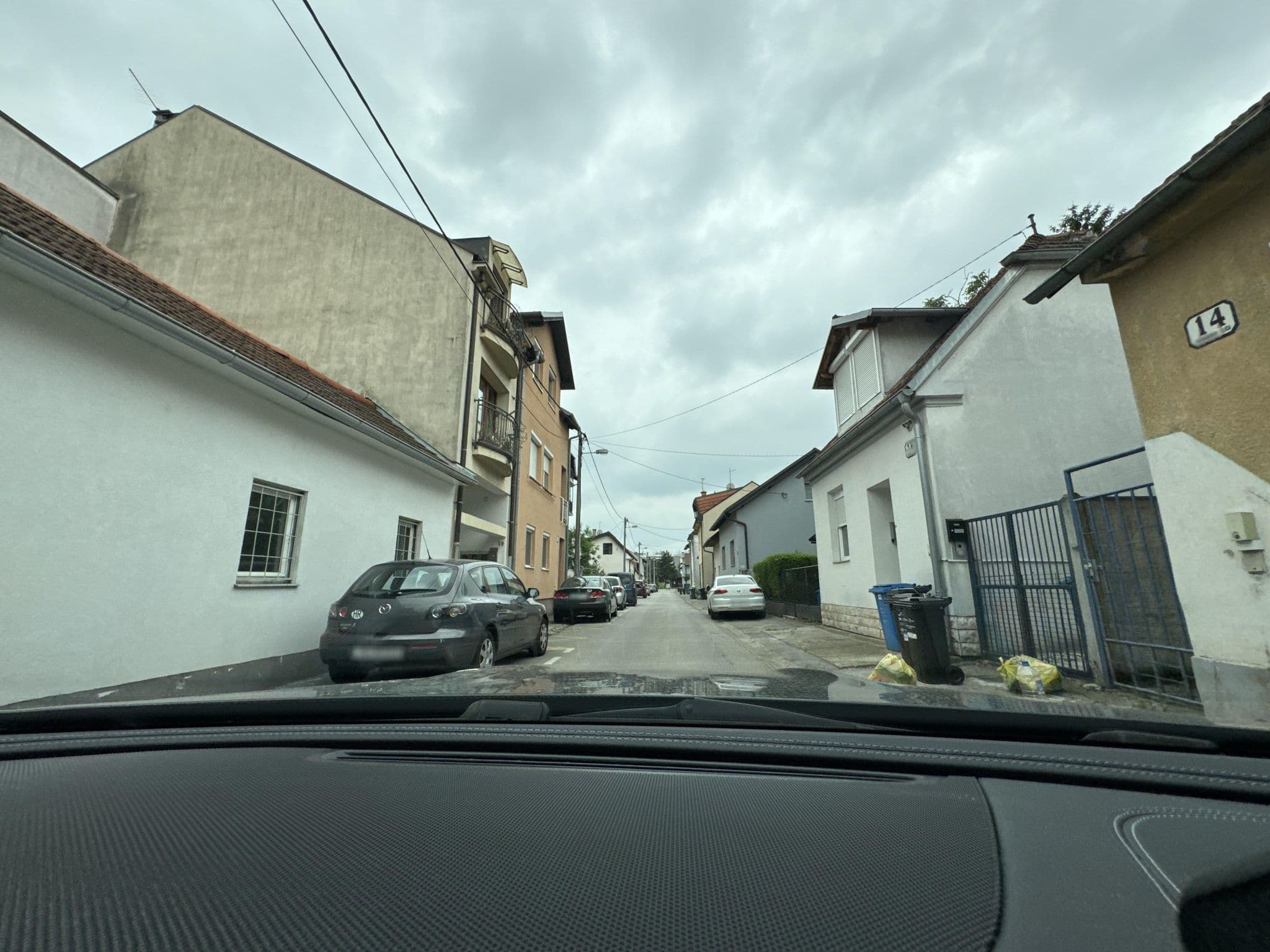 Street view near Lika, Novi Zagreb — © filipb (CC BY-SA · Mapillary)