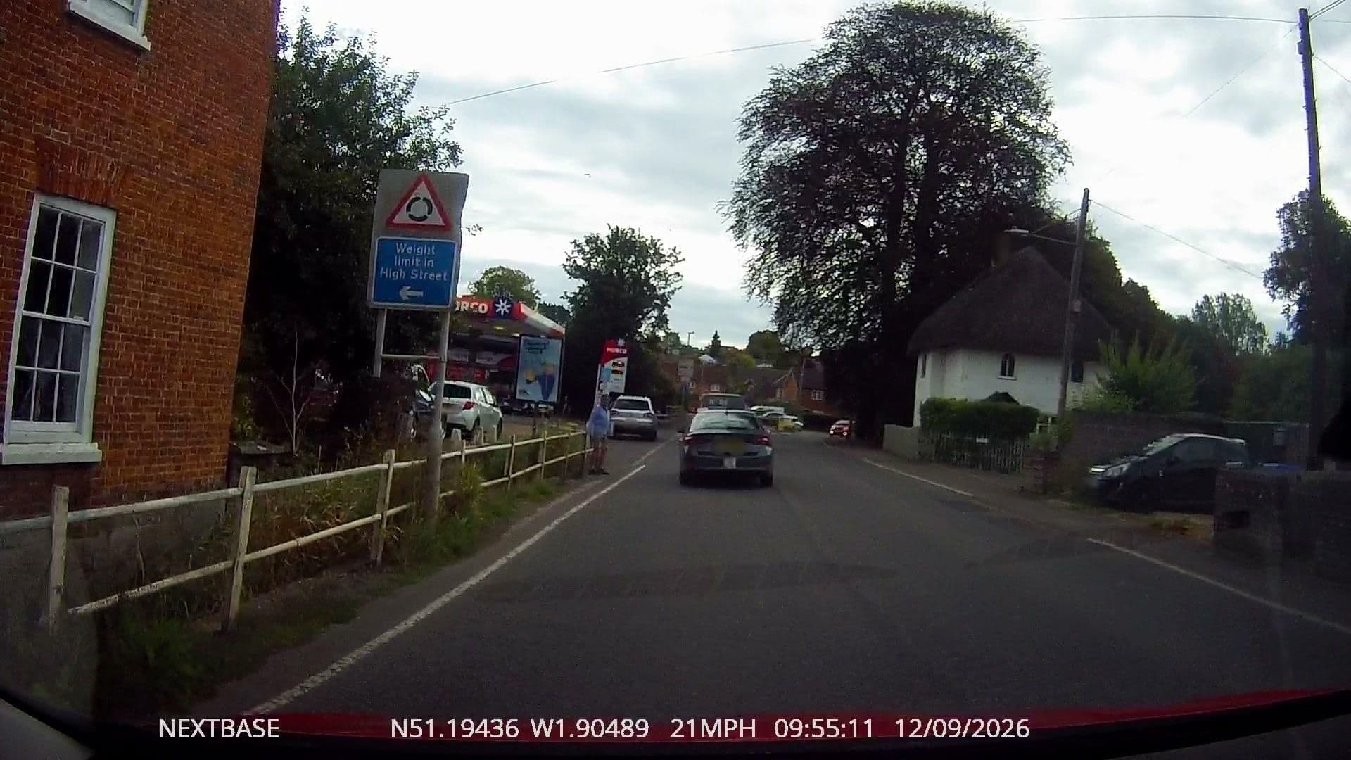 Street view near Dick Robathan, Shrewton — © OrangeHurst97 (CC BY-SA · Mapillary)