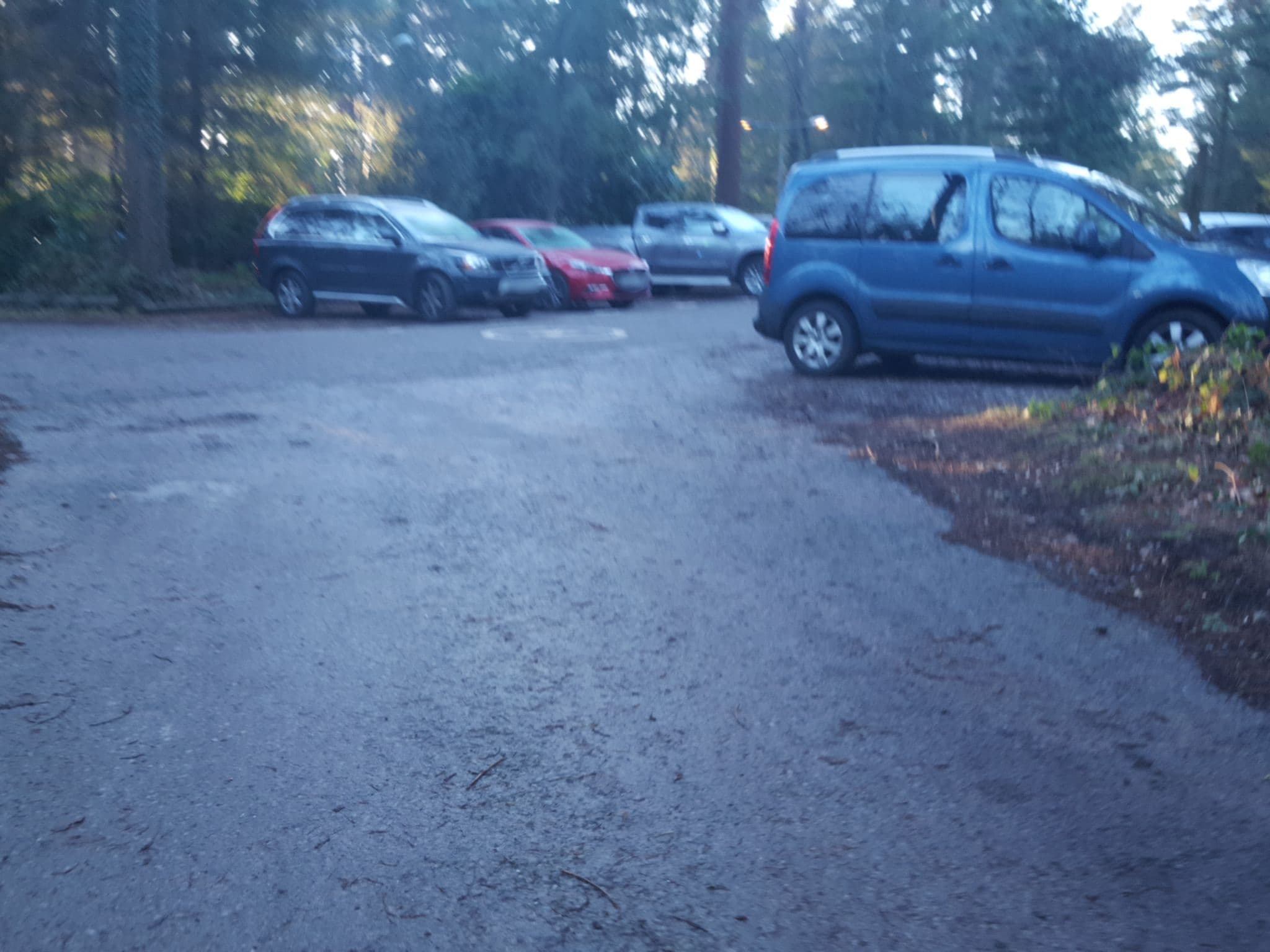 Street view near Arrivals Lodge, Warminster — © edloach (CC BY-SA · Mapillary)