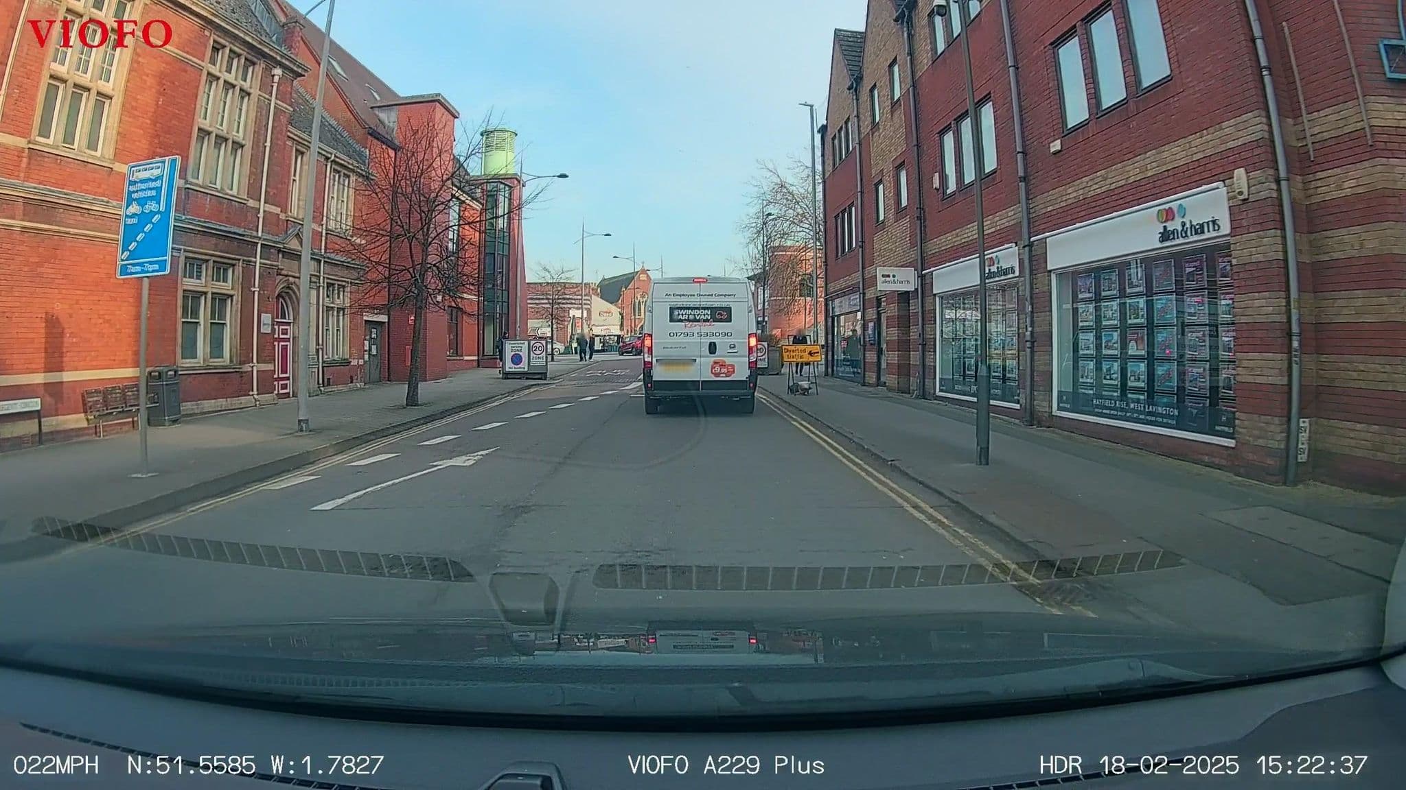 Street view near Village Leisure Club And Hotel Swindon, Swindon — © RyanBush (CC BY-SA · Mapillary)
