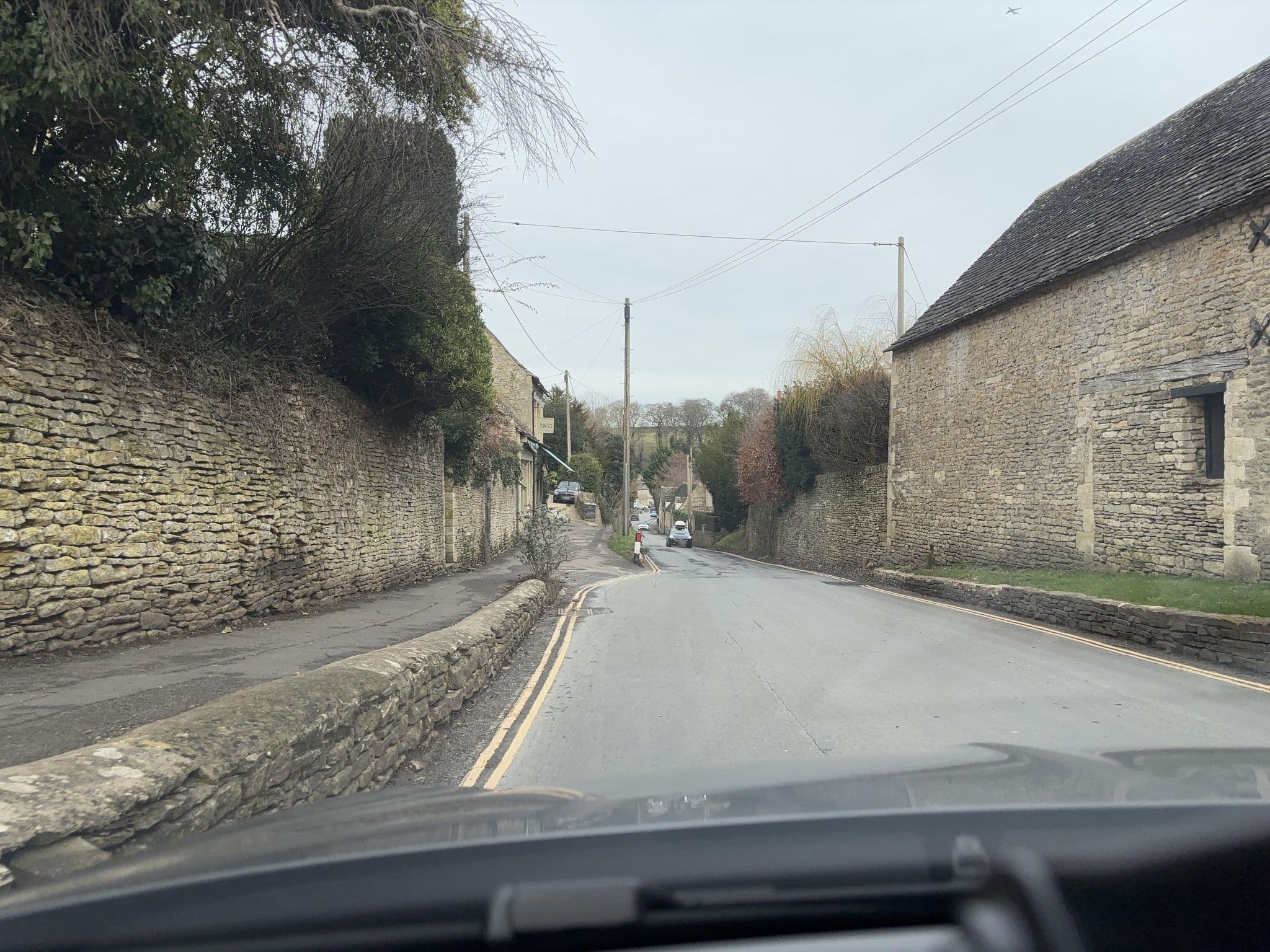 Street view near Bibury Holiday Cottages, Fairford — © swinetown (CC BY-SA · Mapillary)