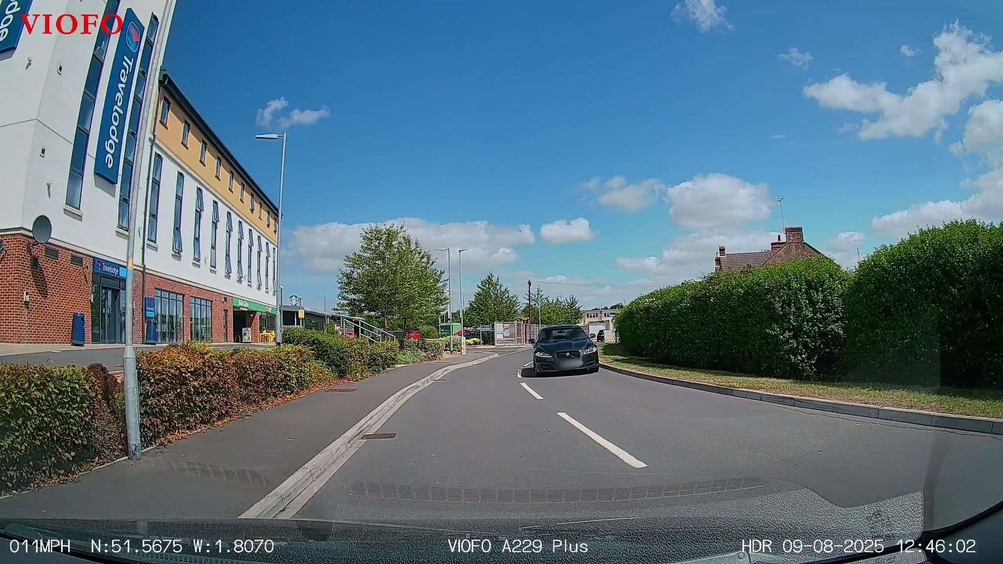 Street view near Travelodge, Swindon — © RyanBush (CC BY-SA · Mapillary)