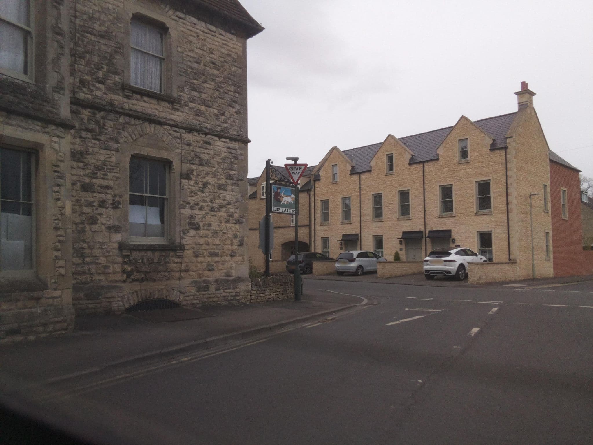 Street view near Talbot Inn, Cirencester — © southglos (CC BY-SA · Mapillary)