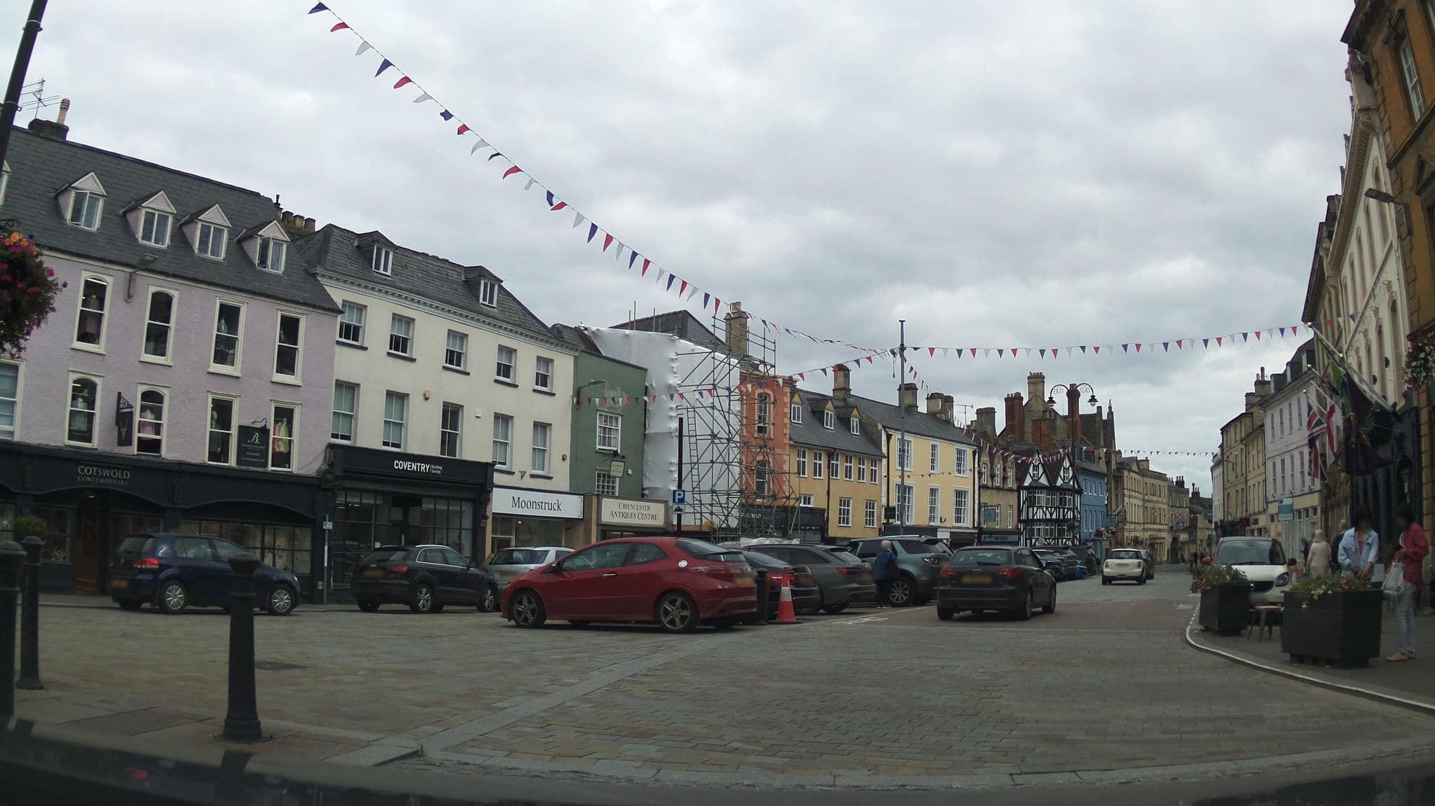 Street view near The King's Head Hotel, Cirencester — © southglos (CC BY-SA · Mapillary)