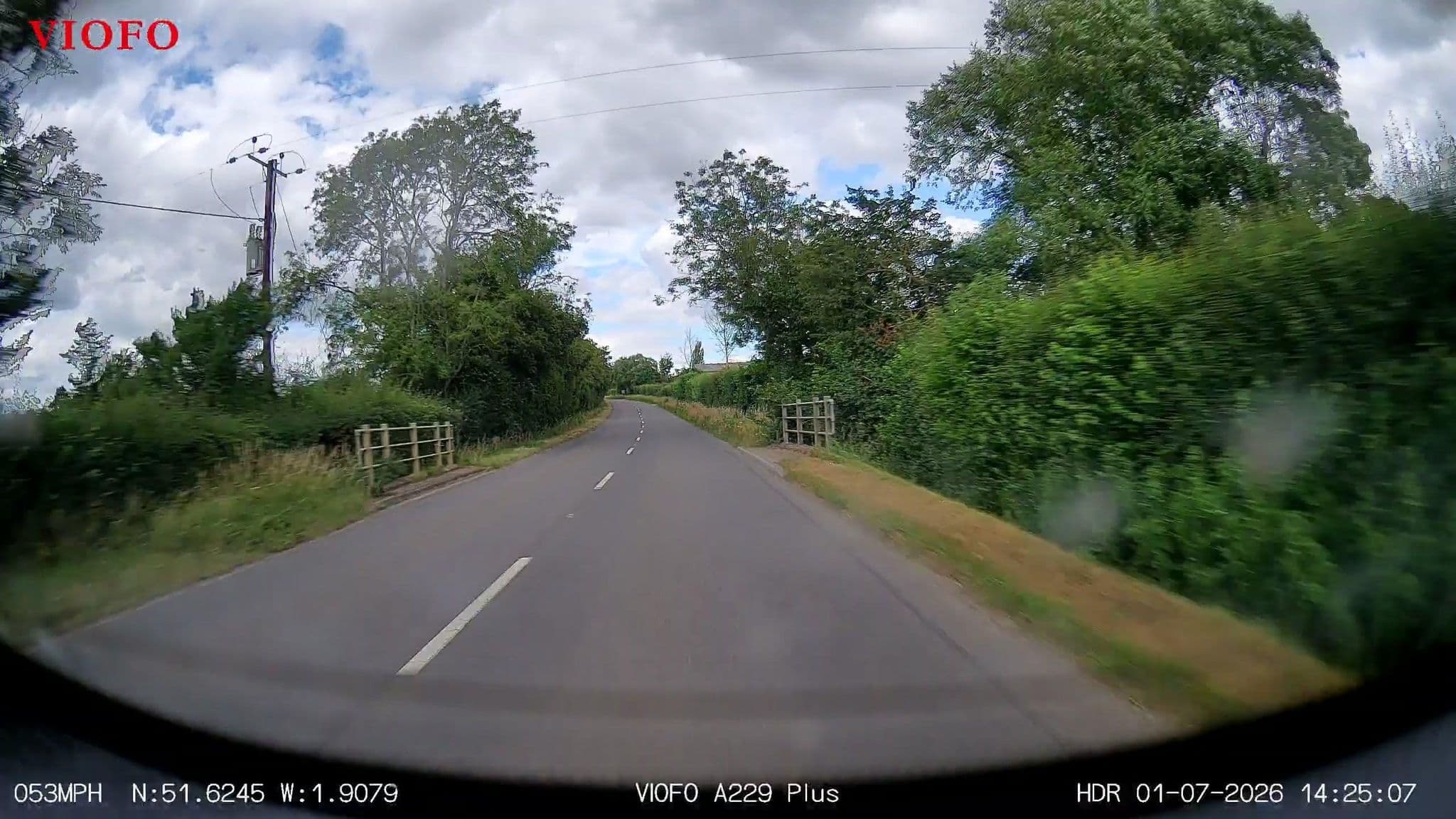 Street view near Leighfield Lodge Farm, Ashton Keynes — © RyanBush (CC BY-SA · Mapillary)