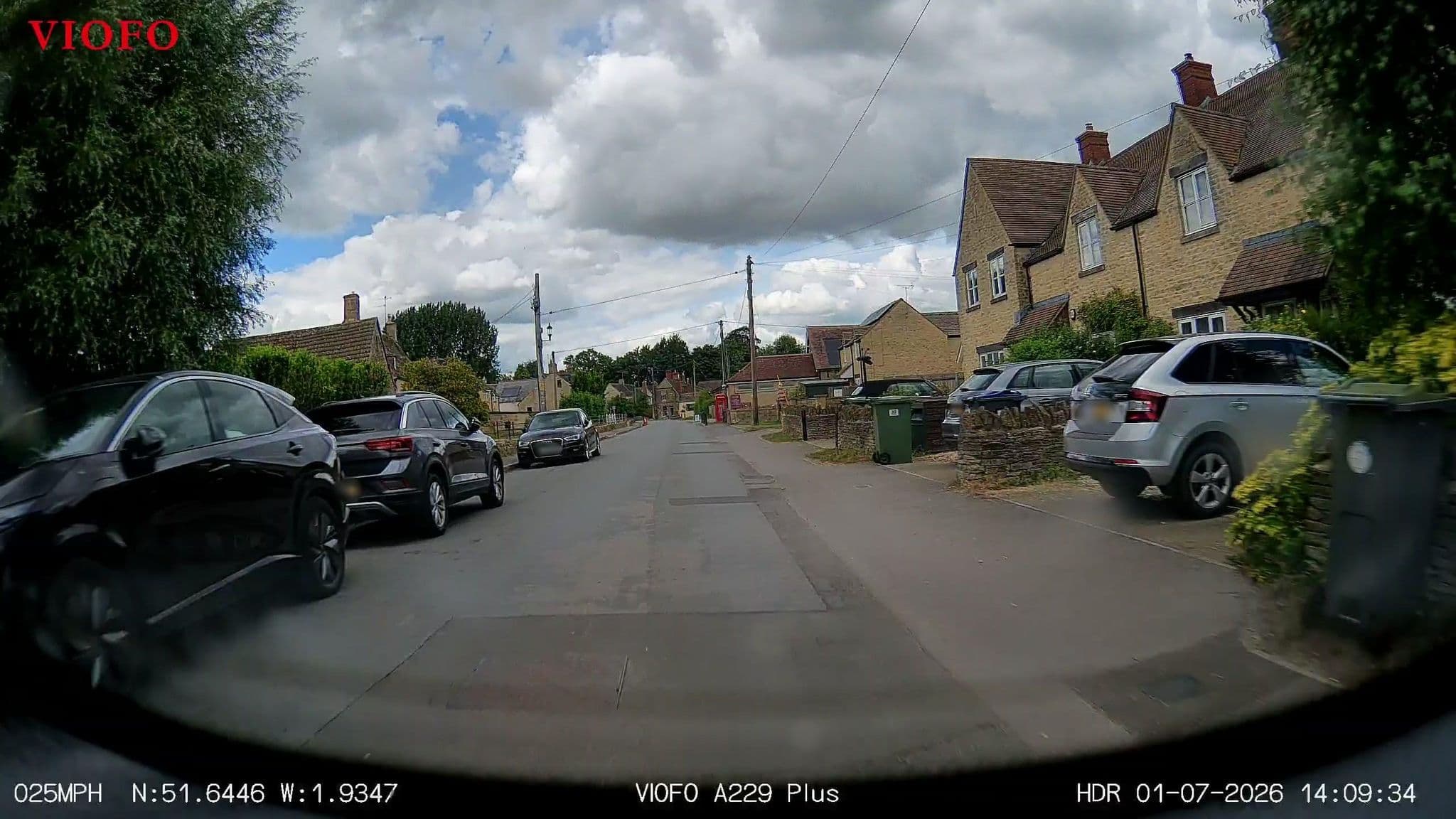 Street view near Wheatleys Farm Bed and Breakfast, Ashton Keynes — © RyanBush (CC BY-SA · Mapillary)