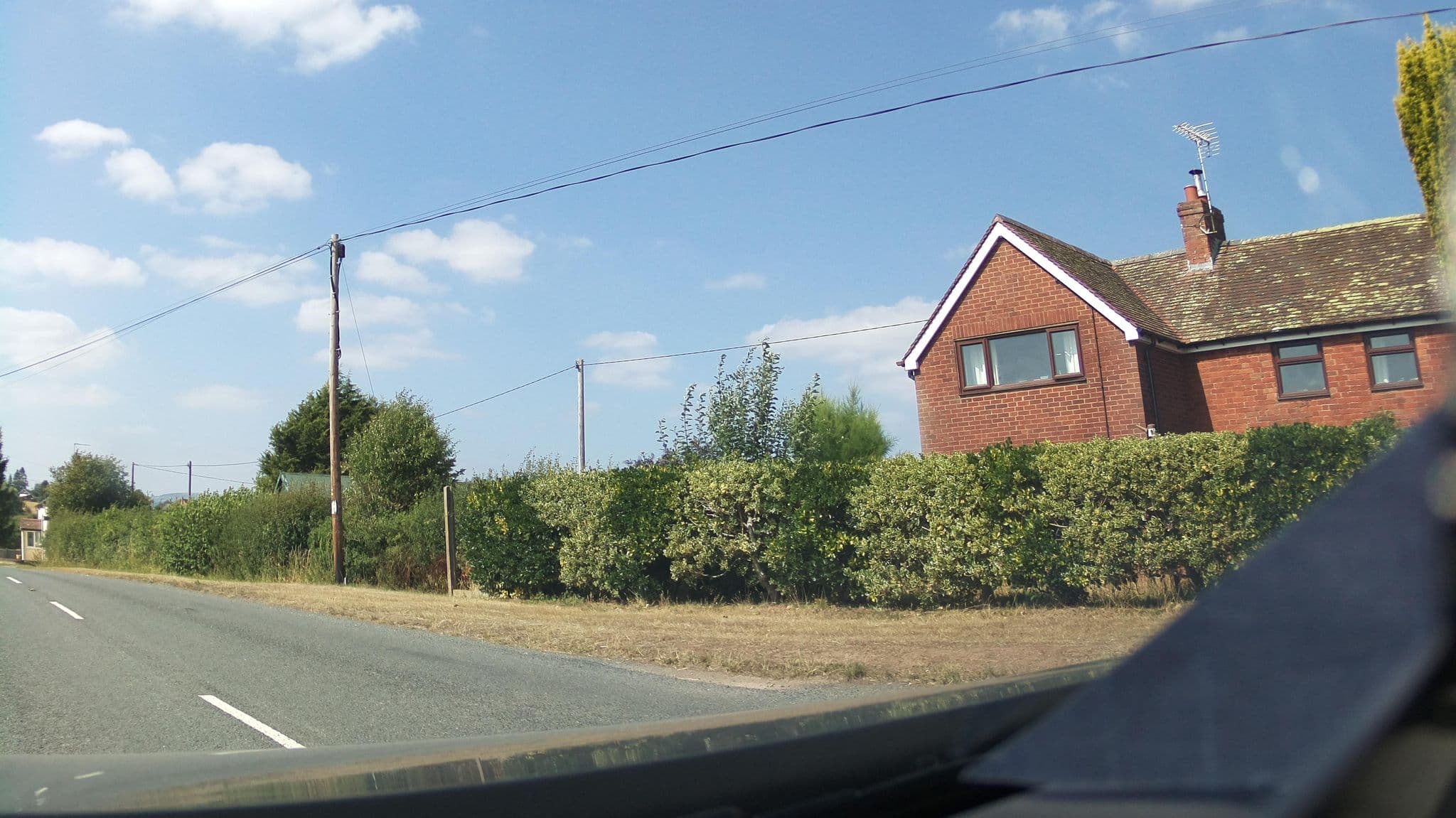 Street view near Rochford Park Cottages, Tenbury Wells — © southglos (CC BY-SA · Mapillary)