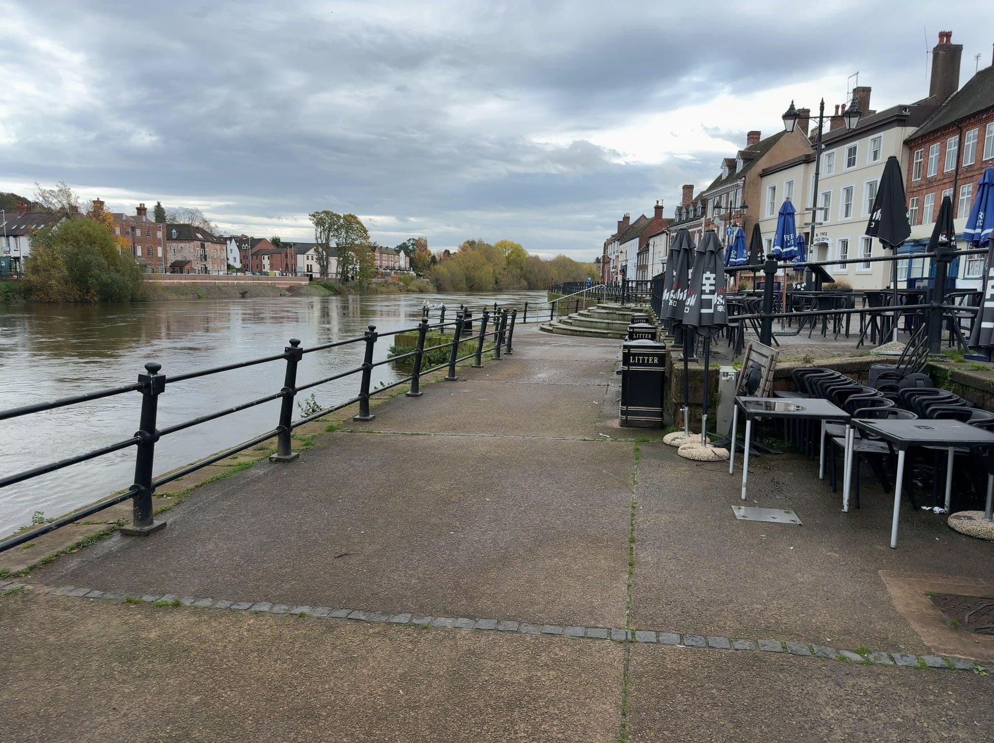 Street view near Cock & Magpie Inn, Bewdley — © paullancaster (CC BY-SA · Mapillary)