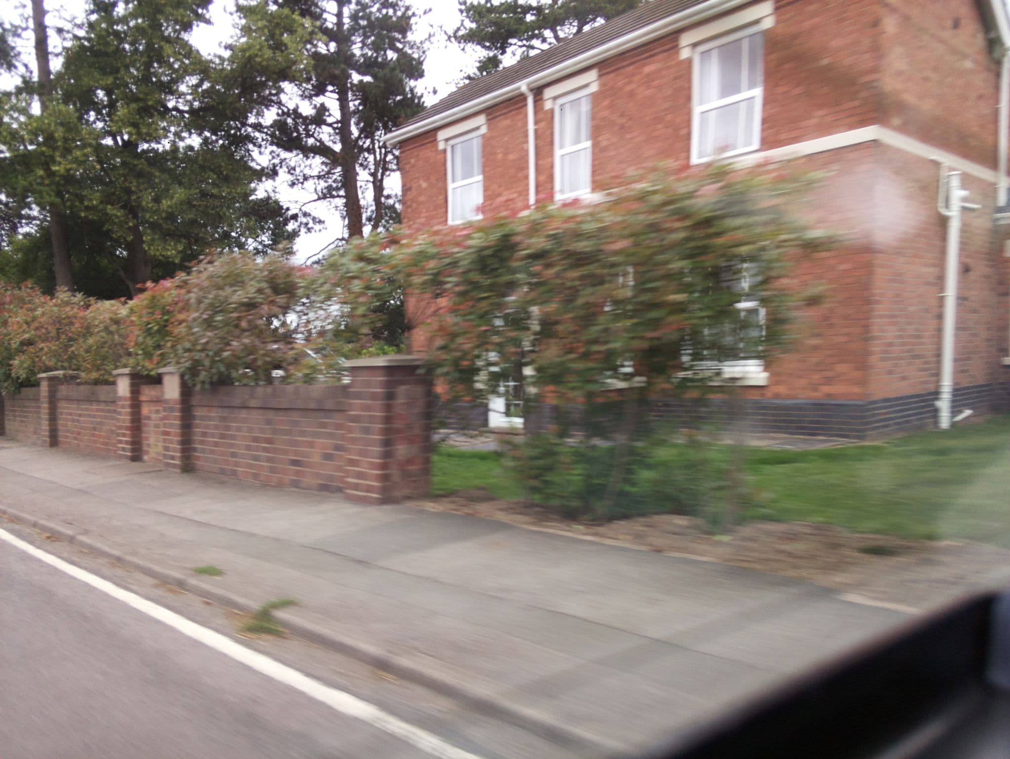 Street view near Heathside Guest House, Fernhill Heath — © southglos (CC BY-SA · Mapillary)
