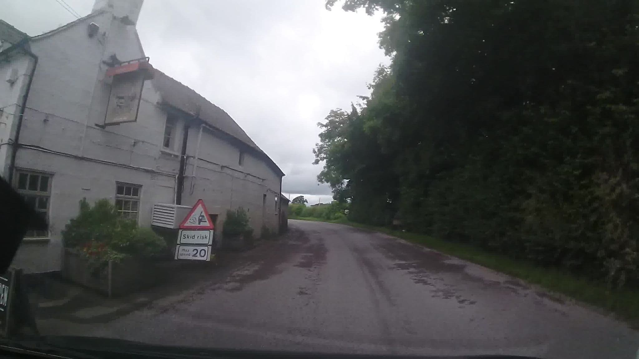 Street view near Burlton Inn Shrewsbury, Baschurch — © trigpoint (CC BY-SA · Mapillary)