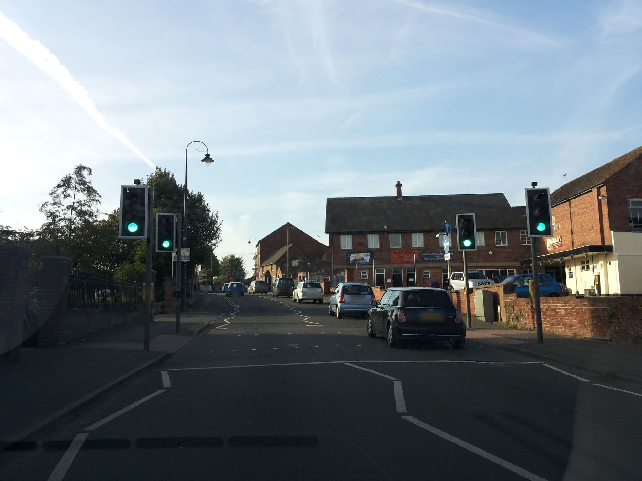 Street view near Falcon Hotel, Stone — © endszbrxns (CC BY-SA · Mapillary)