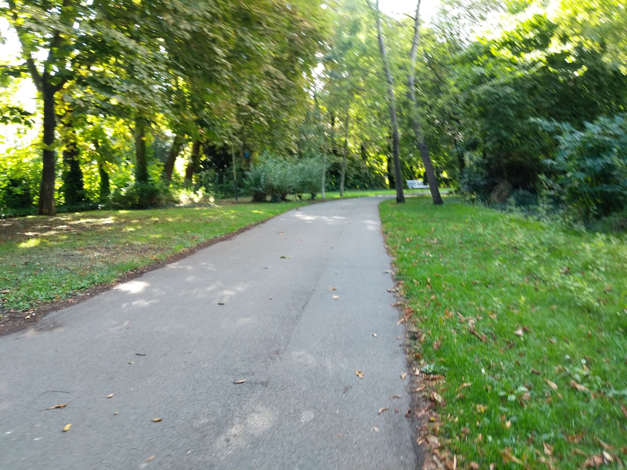 Street view near Come & Stay, Cheltenham — © dllewellyn (CC BY-SA · Mapillary)
