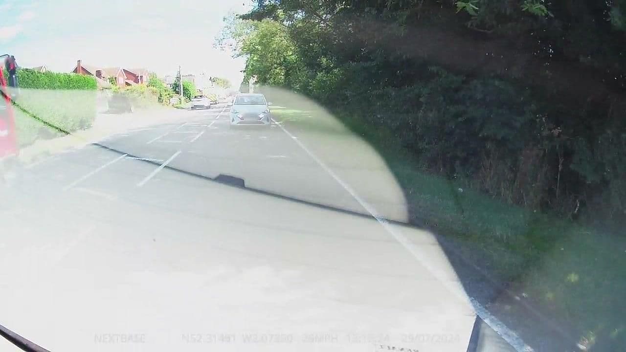 Street view near Avoncroft Guest House, Stoke Prior — © OrangeHurst97 (CC BY-SA · Mapillary)