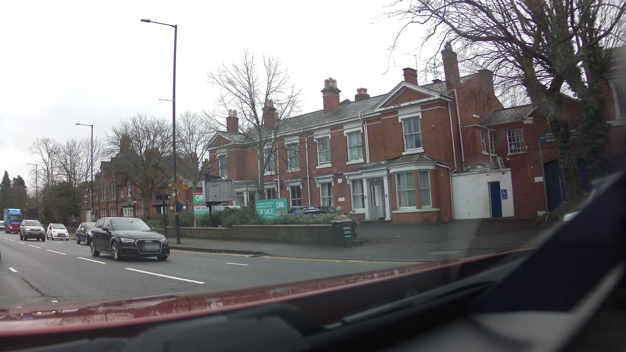 Street view near Cavalier House Hotel Birmingham, Smethwick — © southglos (CC BY-SA · Mapillary)