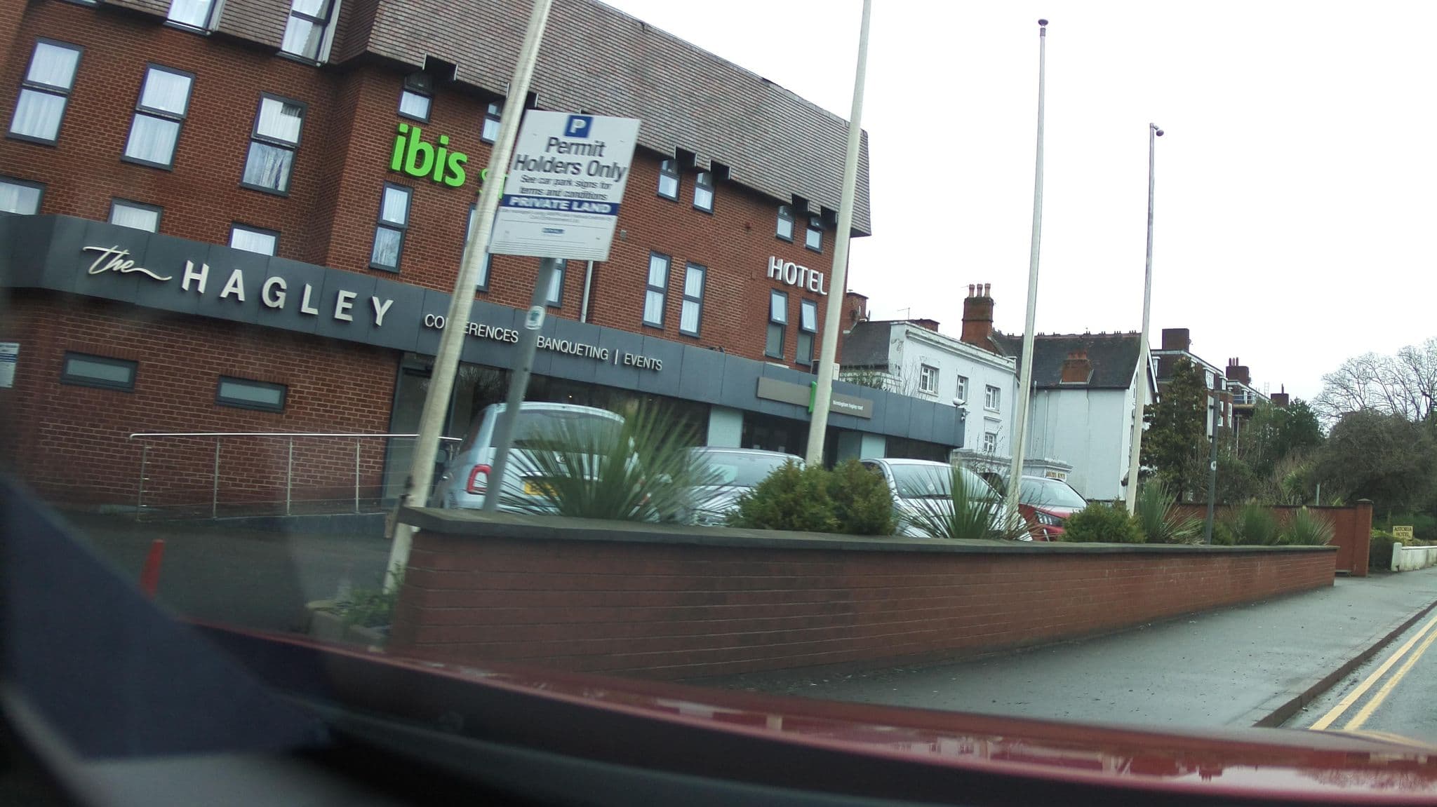 Street view near Portland Hotel, Smethwick — © southglos (CC BY-SA · Mapillary)