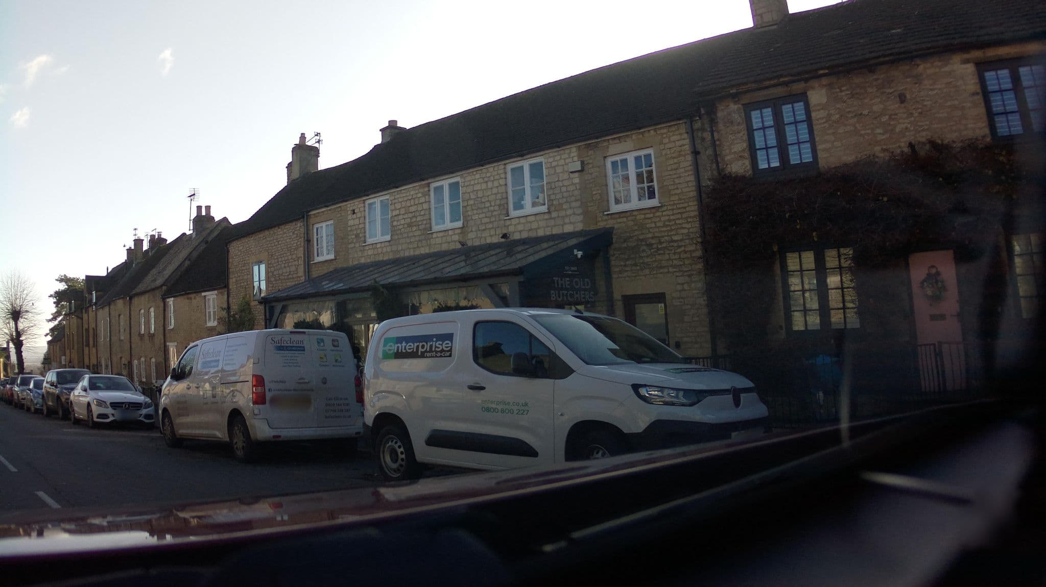 Street view near Cross Keys Cottage, Stow on the Wold — © southglos (CC BY-SA · Mapillary)