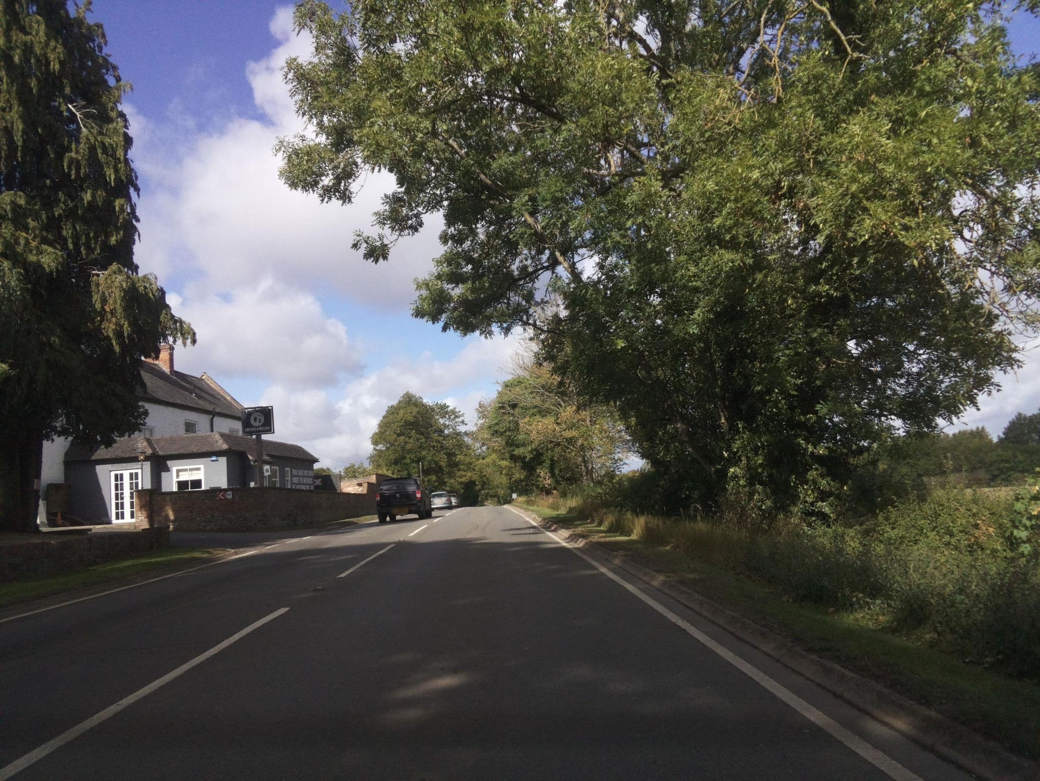 Street view near The Houndshill Inn, Ettington — © southglos (CC BY-SA · Mapillary)