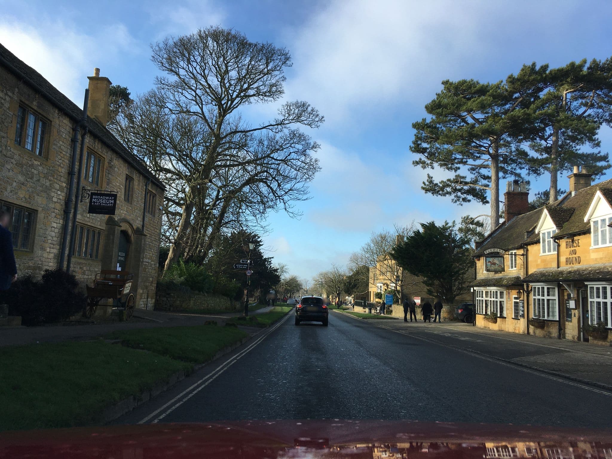 Street view near Farncombe Estate Centre Broadway, Broadway — © southglos (CC BY-SA · Mapillary)