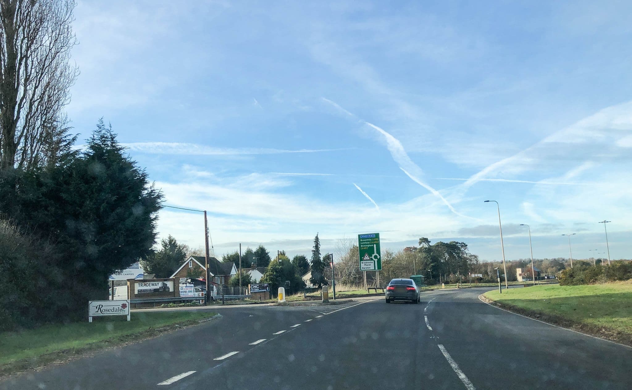 Street view near Rosedale Guest House, Balsall Common — © laye (CC BY-SA · Mapillary)