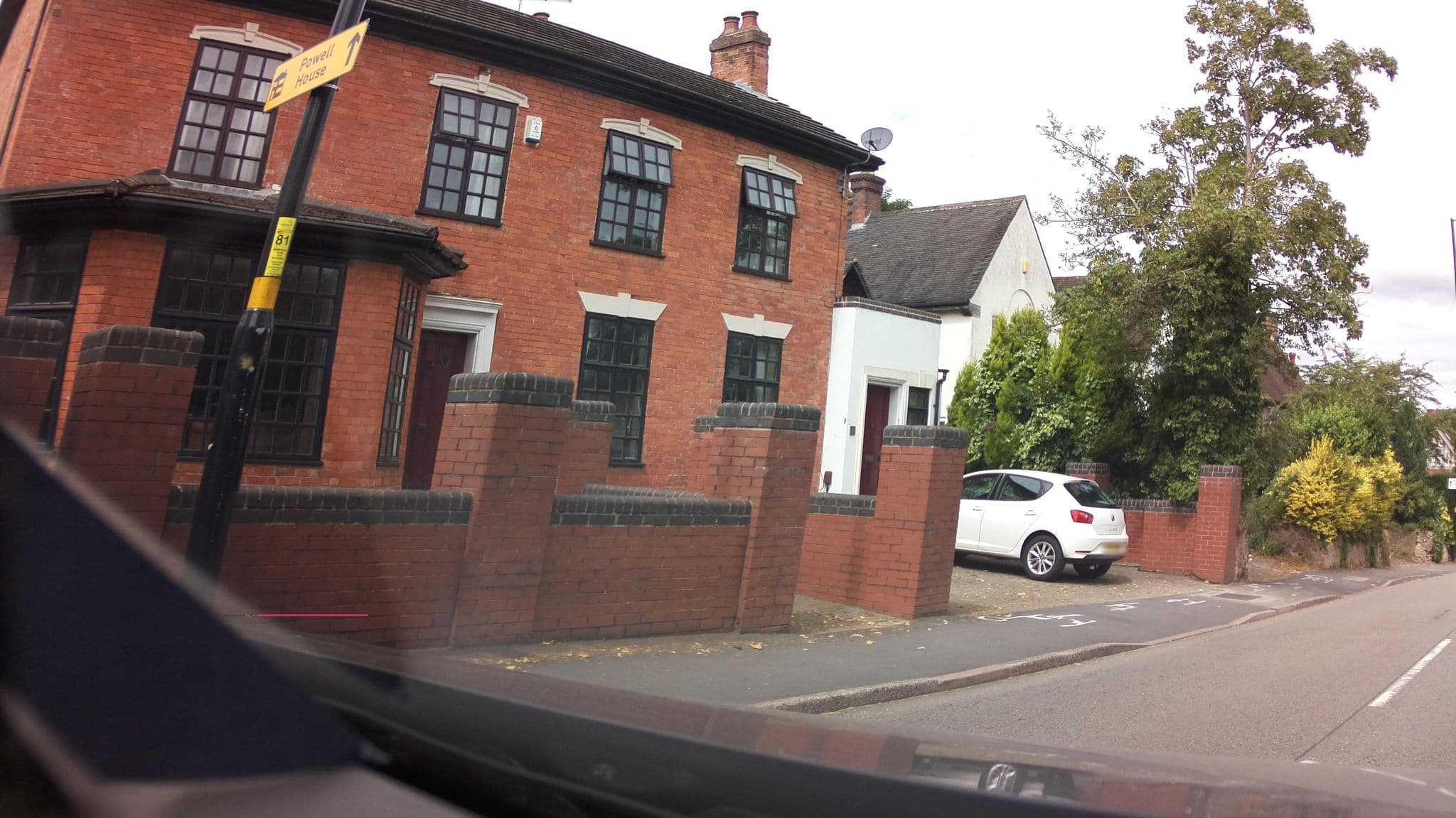 Street view near Wychbold Hotel, Sutton Coldfield — © southglos (CC BY-SA · Mapillary)
