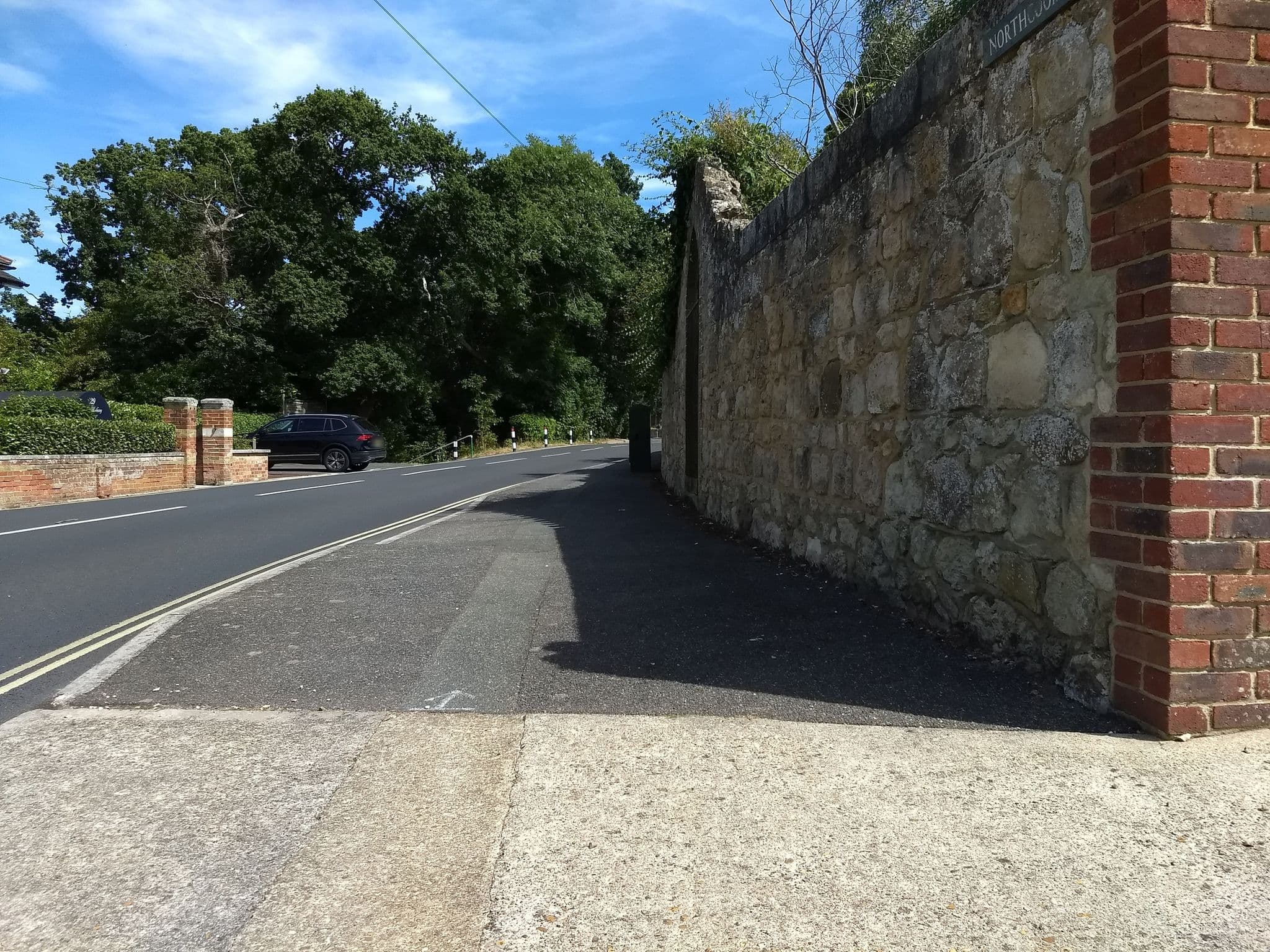 Street view near Villa Rothsay Hotel, Cowes — © mappernerd (CC BY-SA · Mapillary)