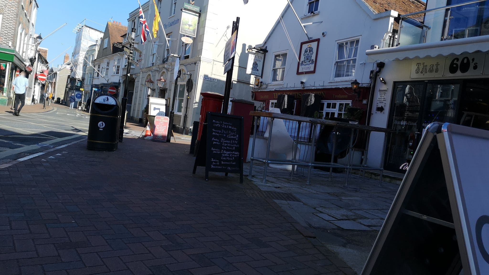 Street view near Cowes Harbour Commission, Cowes — © mappernerd (CC BY-SA · Mapillary)