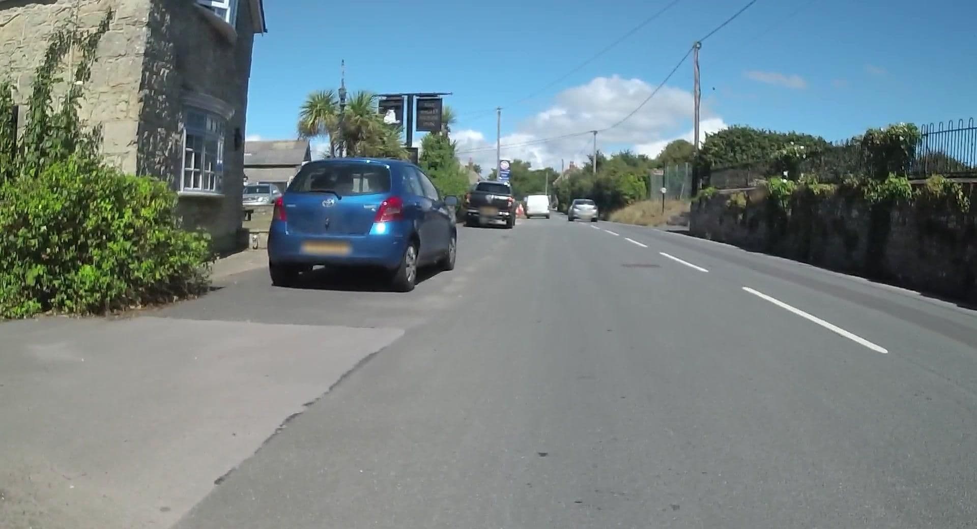 Street view near The Scout Hut, Niton — © jpennycook (CC BY-SA · Mapillary)