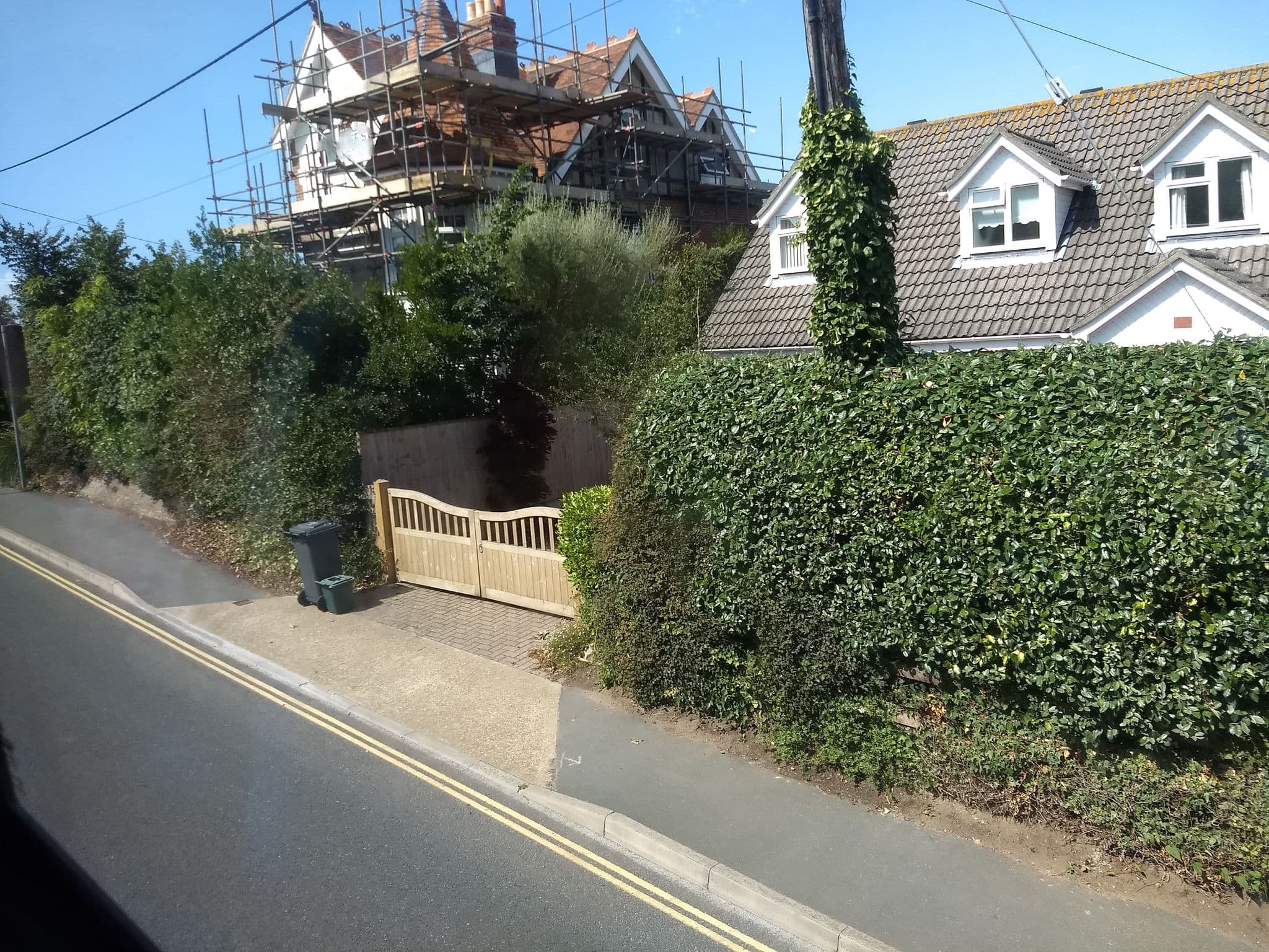 Street view near Ivylands Holiday Park, Totland — © mappernerd (CC BY-SA · Mapillary)