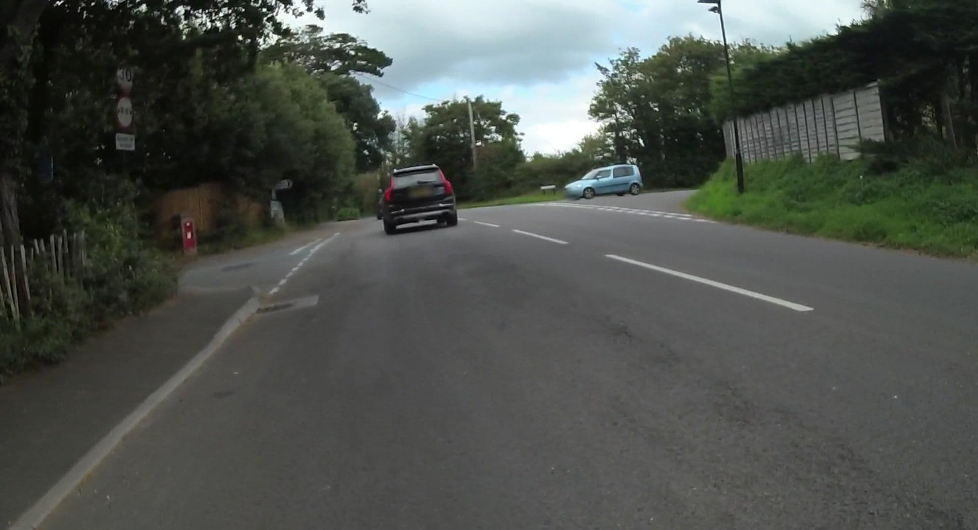 Street view near Hill Cottage, Freshwater — © jpennycook (CC BY-SA · Mapillary)