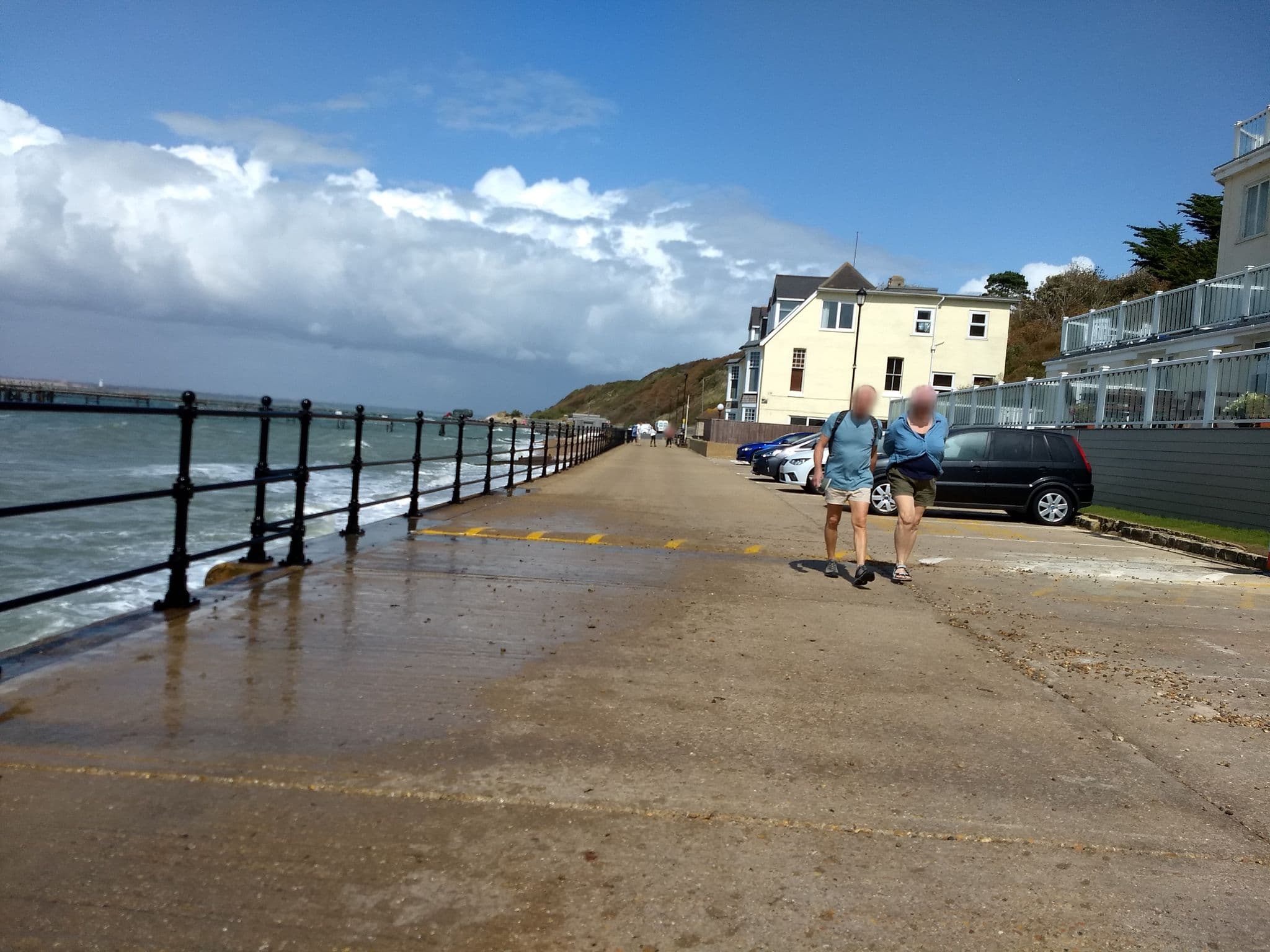 Street view near Observation Apartment, 3 Pilots Point, Totland — © mappernerd (CC BY-SA · Mapillary)