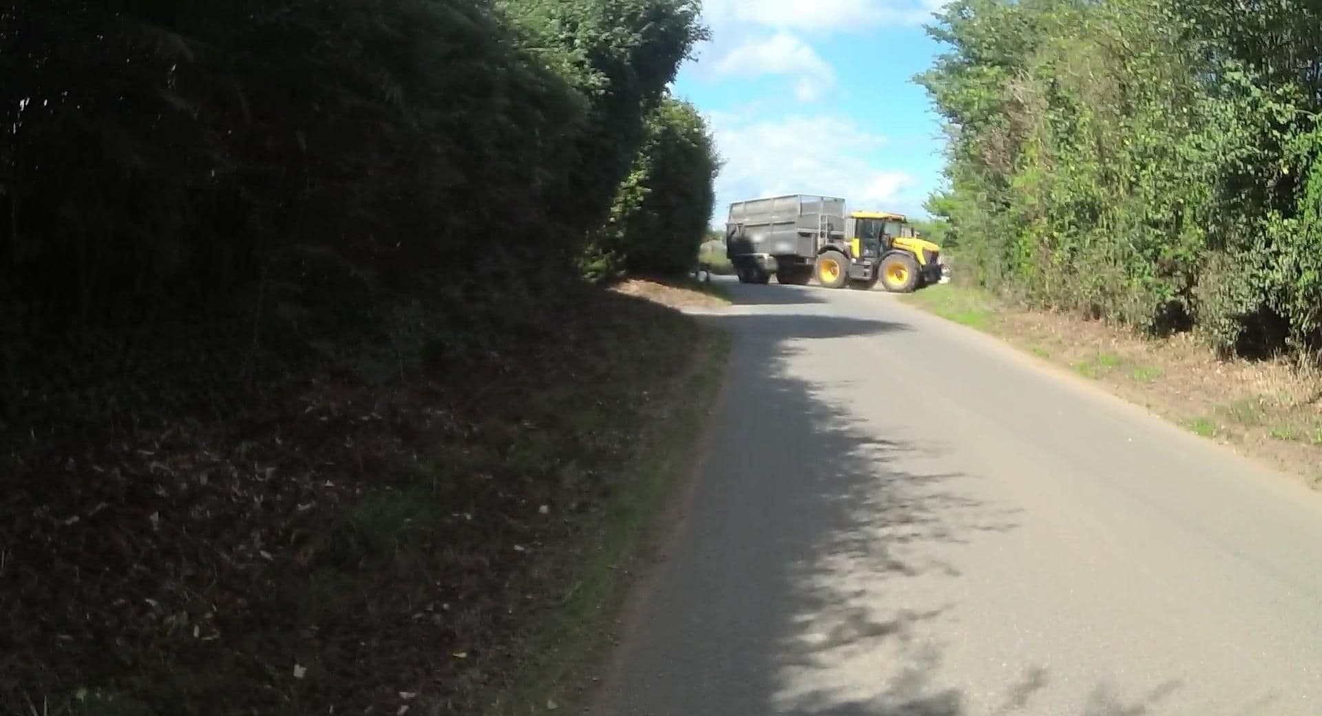 Street view near Middle Barn Farm, Godshill — © jpennycook (CC BY-SA · Mapillary)
