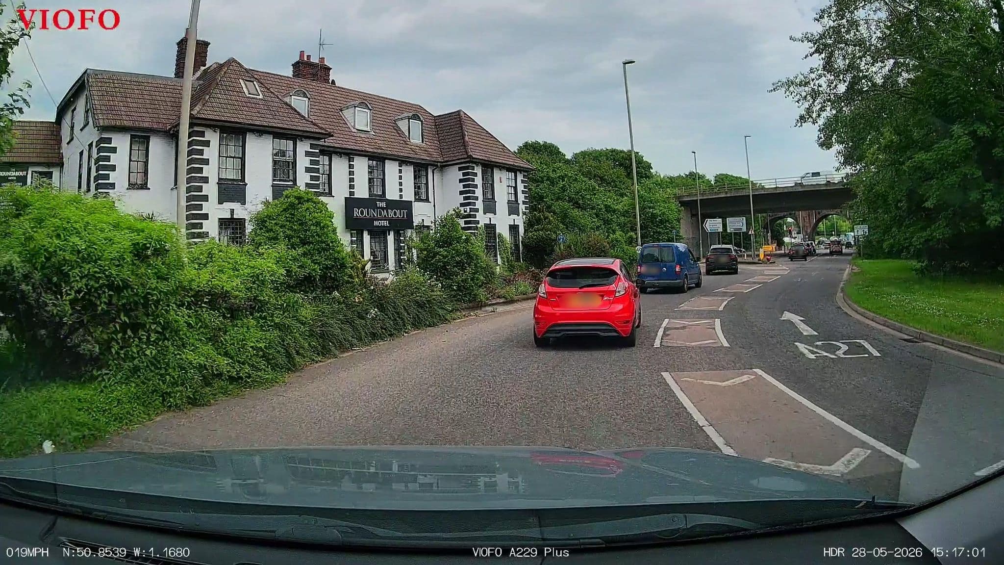 Street view near Quadriga Inns, Fareham — © RyanBush (CC BY-SA · Mapillary)