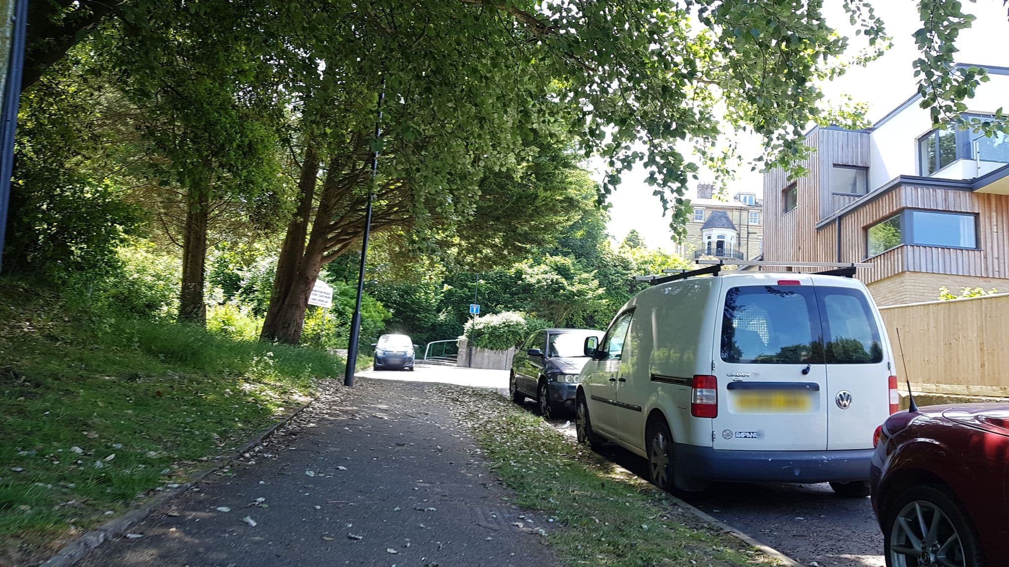 Street view near Cliffside Cottage, Cowes — © mappernerd (CC BY-SA · Mapillary)