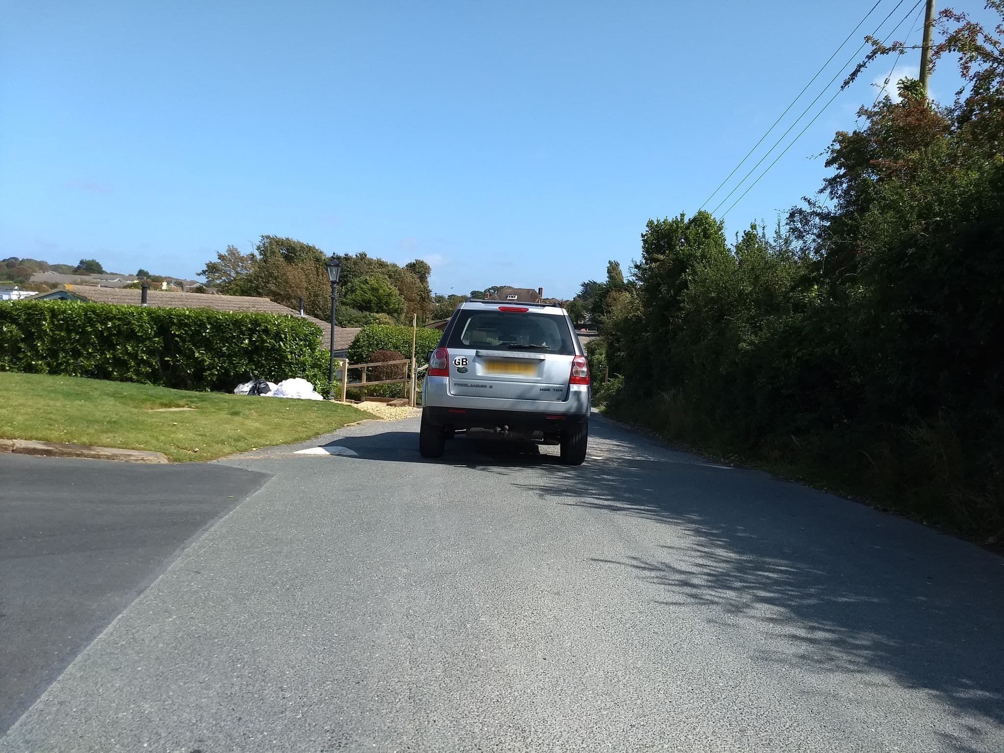Street view near The Bay Colwell Holiday Park, Totland — © mappernerd (CC BY-SA · Mapillary)
