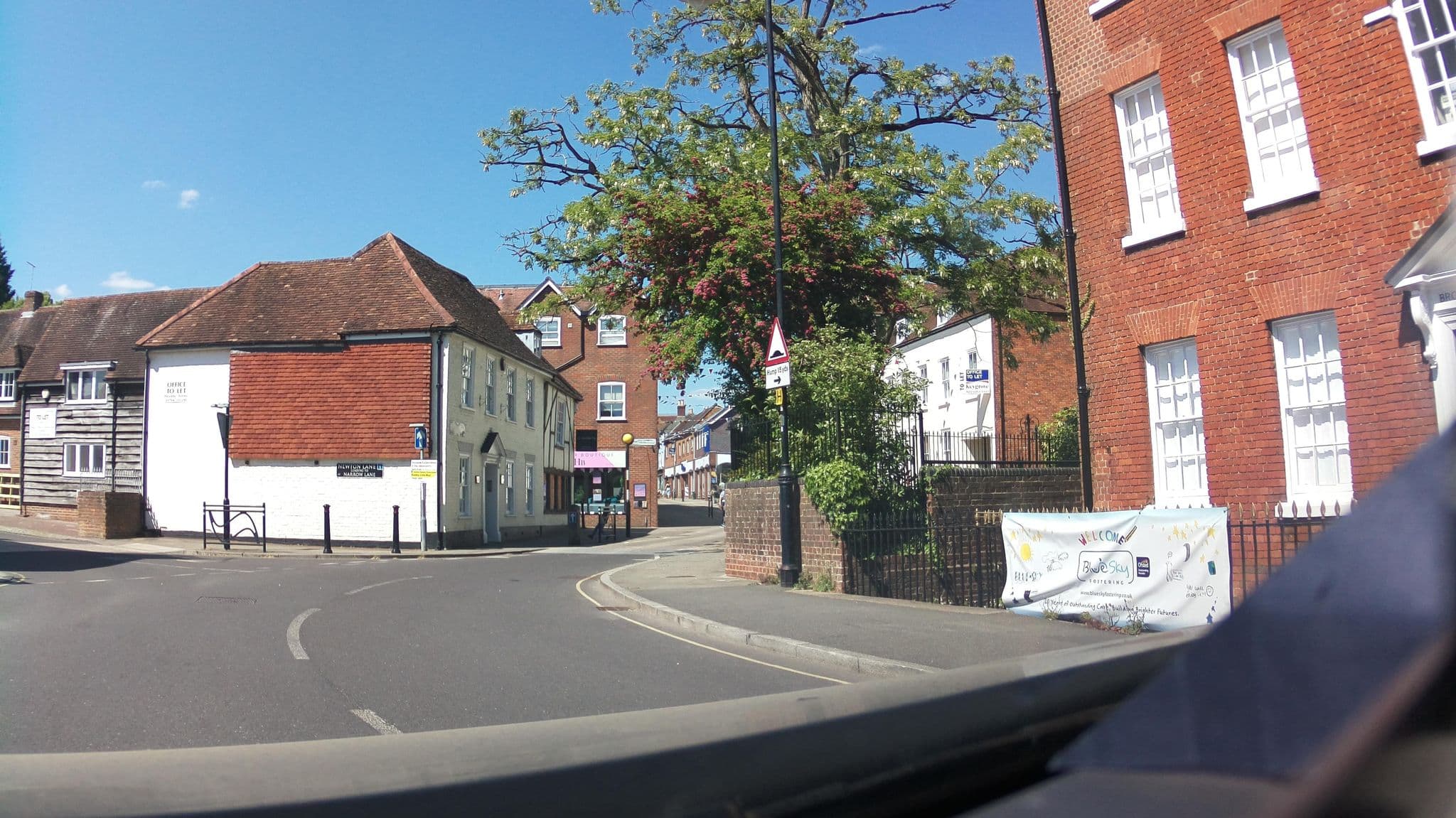 Street view near Tudor Cottage, Romsey — © southglos (CC BY-SA · Mapillary)