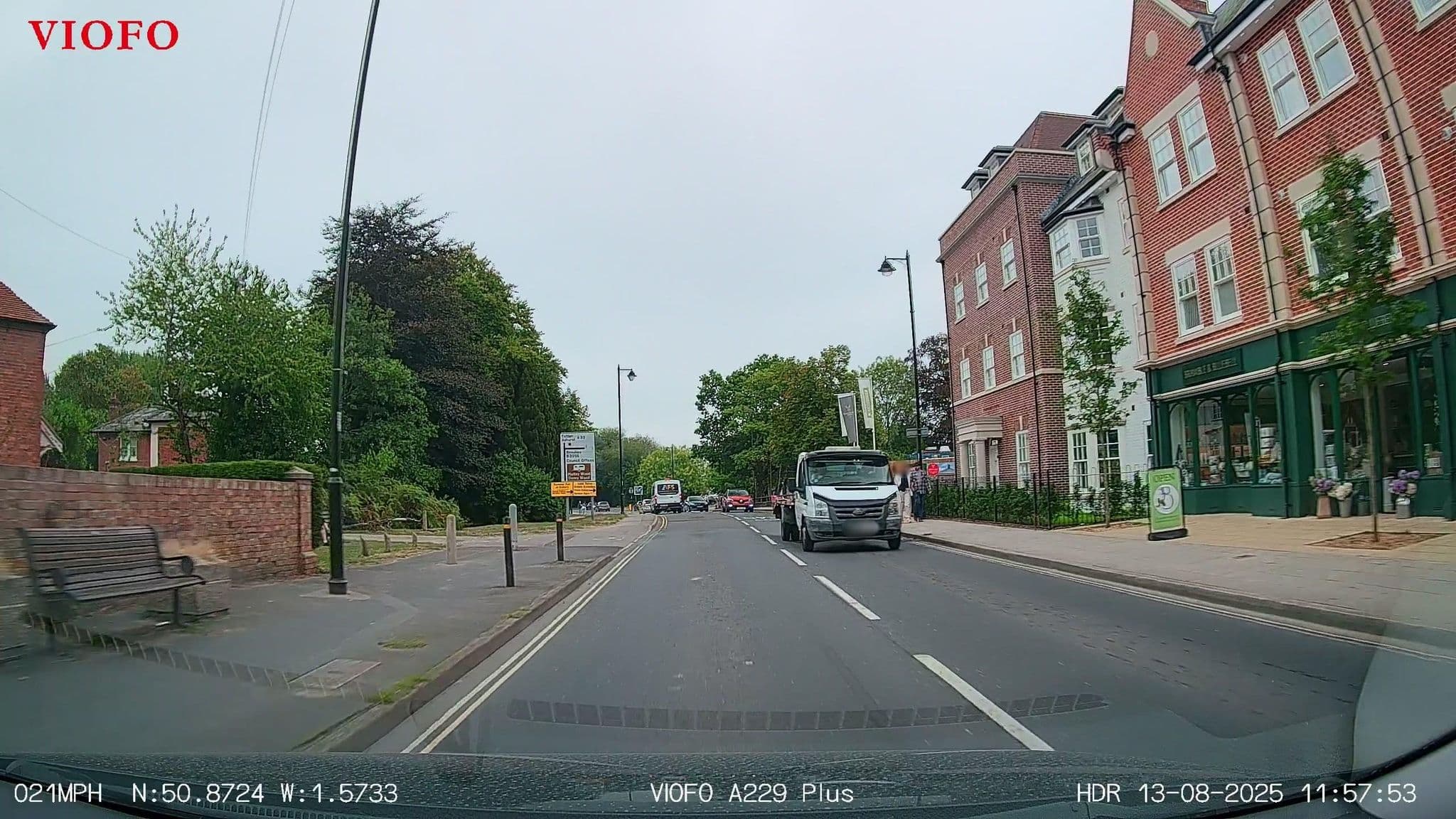 Street view near Lyndhurst Park Hotel, Lyndhurst — © RyanBush (CC BY-SA · Mapillary)